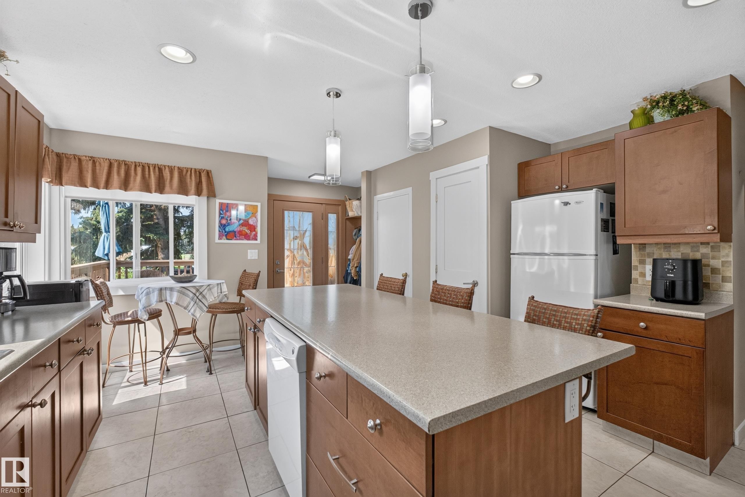 50120 Rge Rd 270, Rural Leduc County, AB - Indoor Photo Showing Kitchen