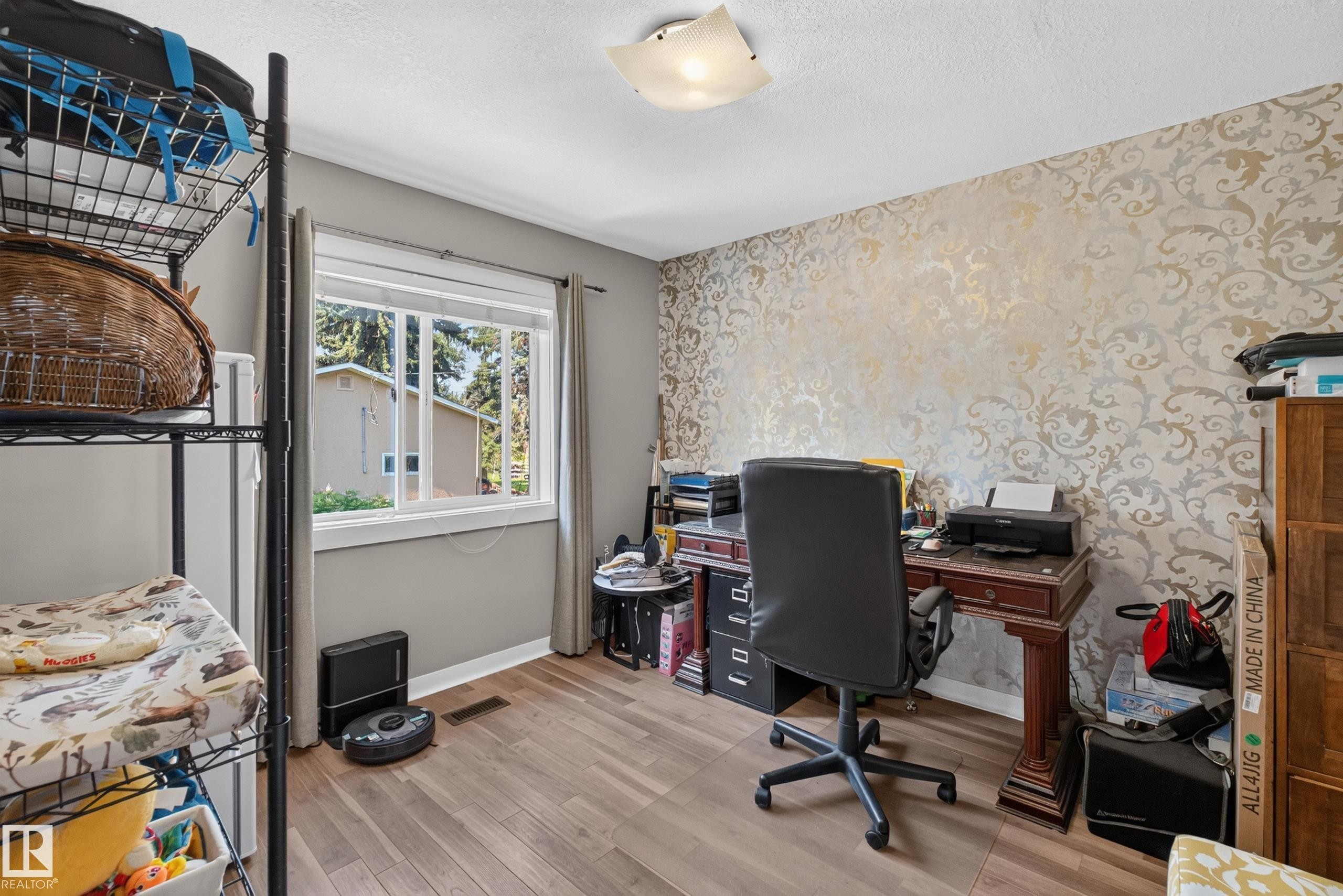 50120 Rge Rd 270, Rural Leduc County, AB - Indoor Photo Showing Office