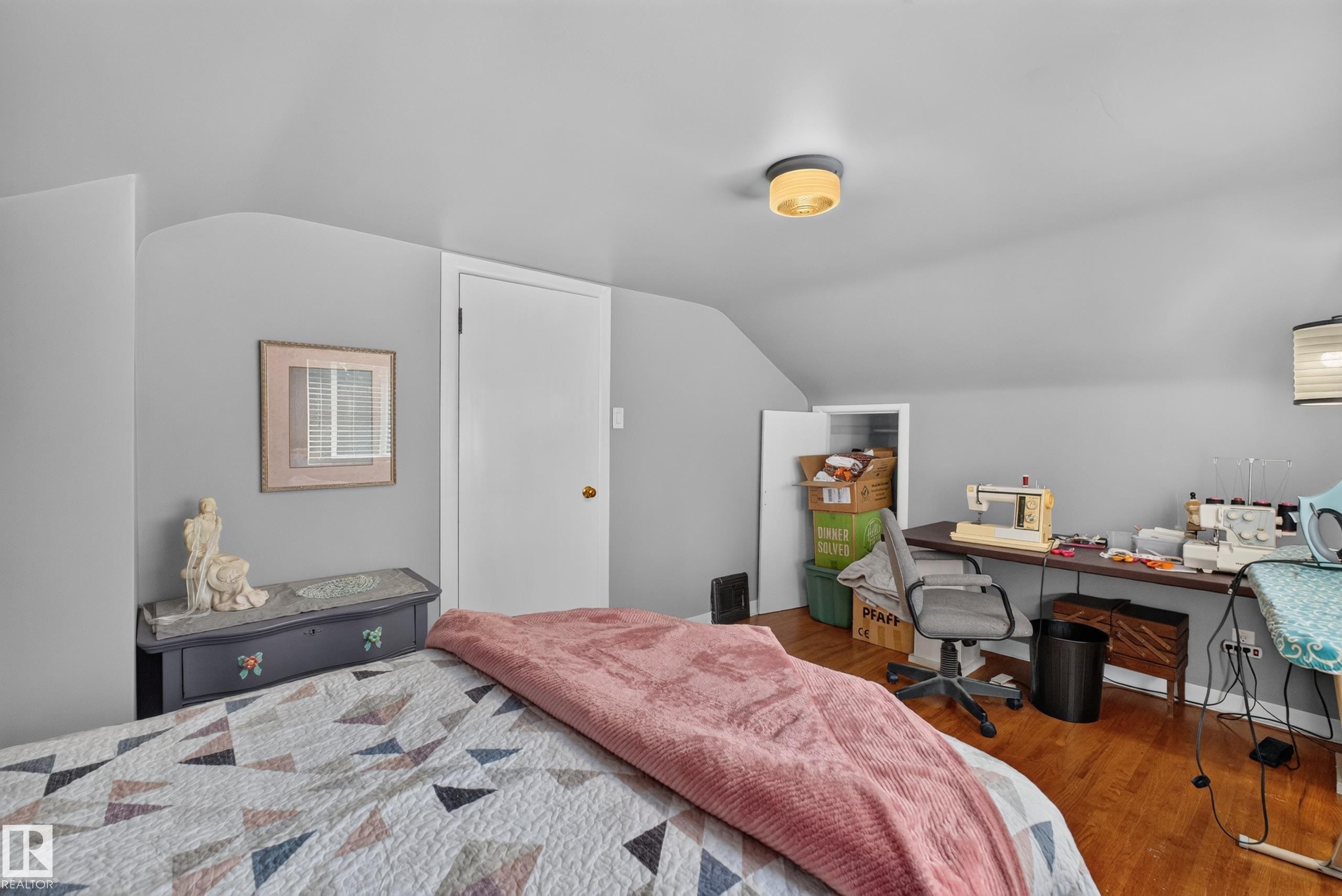 50120 Rge Rd 270, Rural Leduc County, AB - Indoor Photo Showing Bedroom