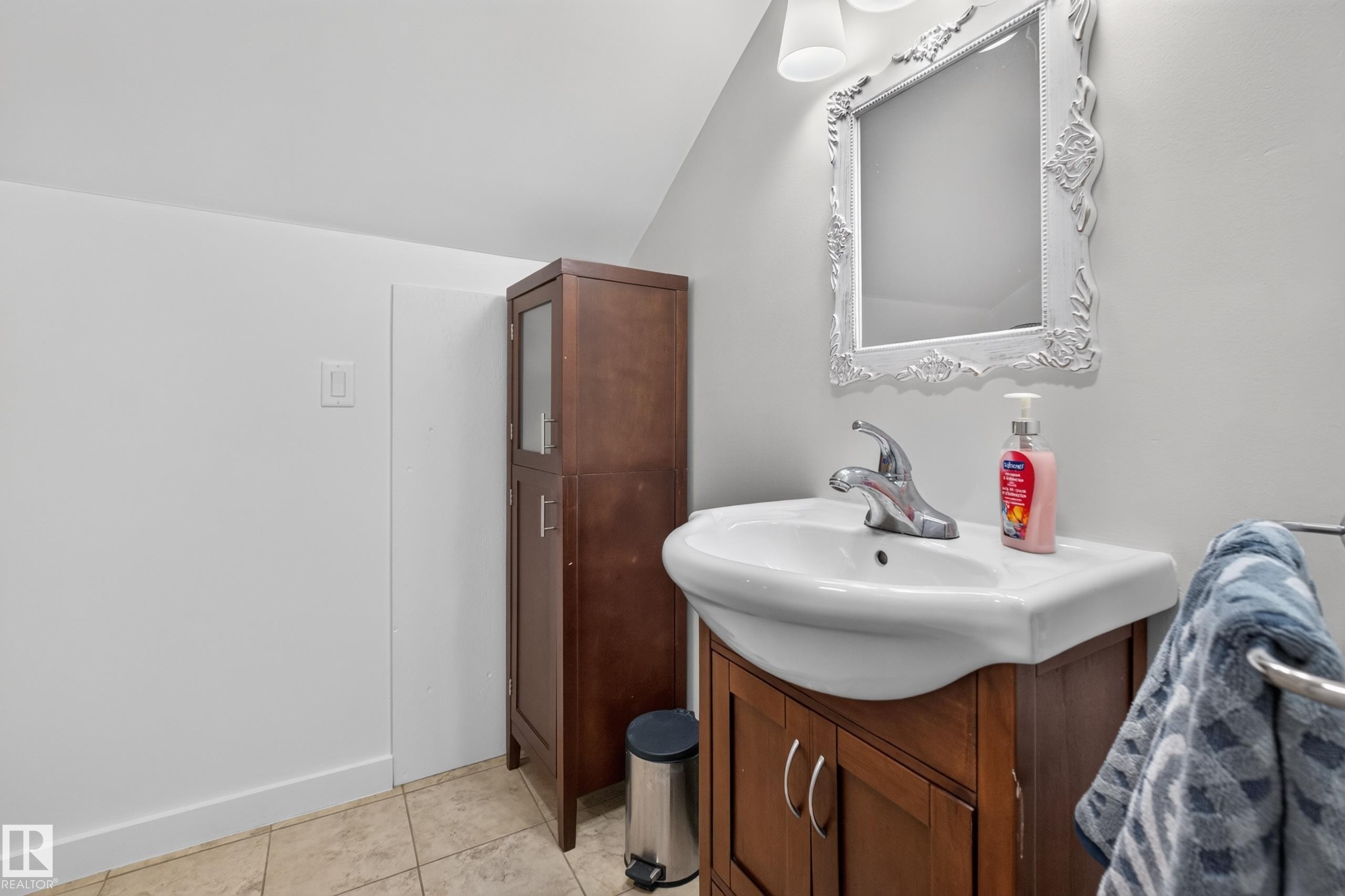 50120 Rge Rd 270, Rural Leduc County, AB - Indoor Photo Showing Bathroom