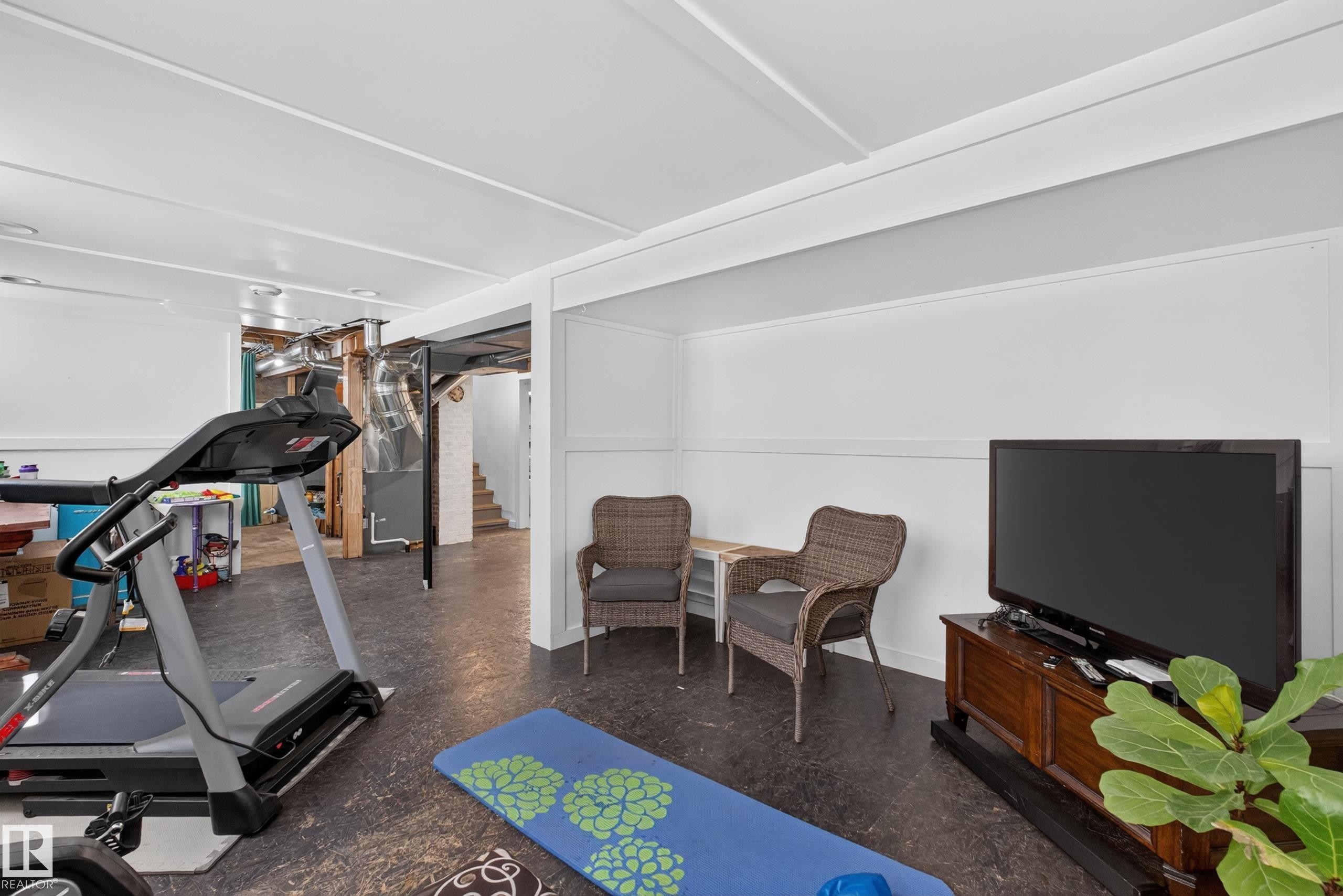 50120 Rge Rd 270, Rural Leduc County, AB - Indoor Photo Showing Gym Room