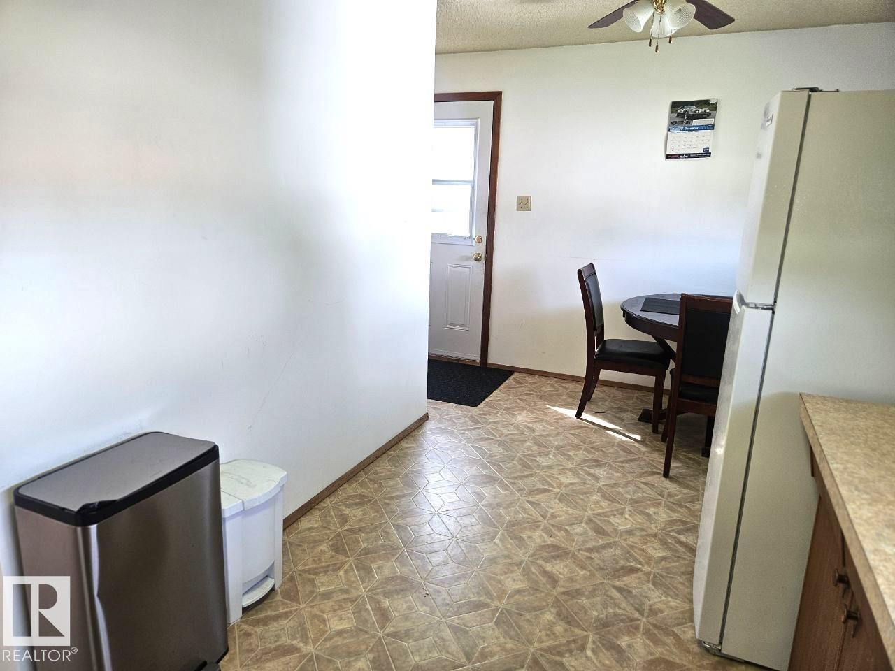 5024 50 Street, Andrew, AB - Indoor
