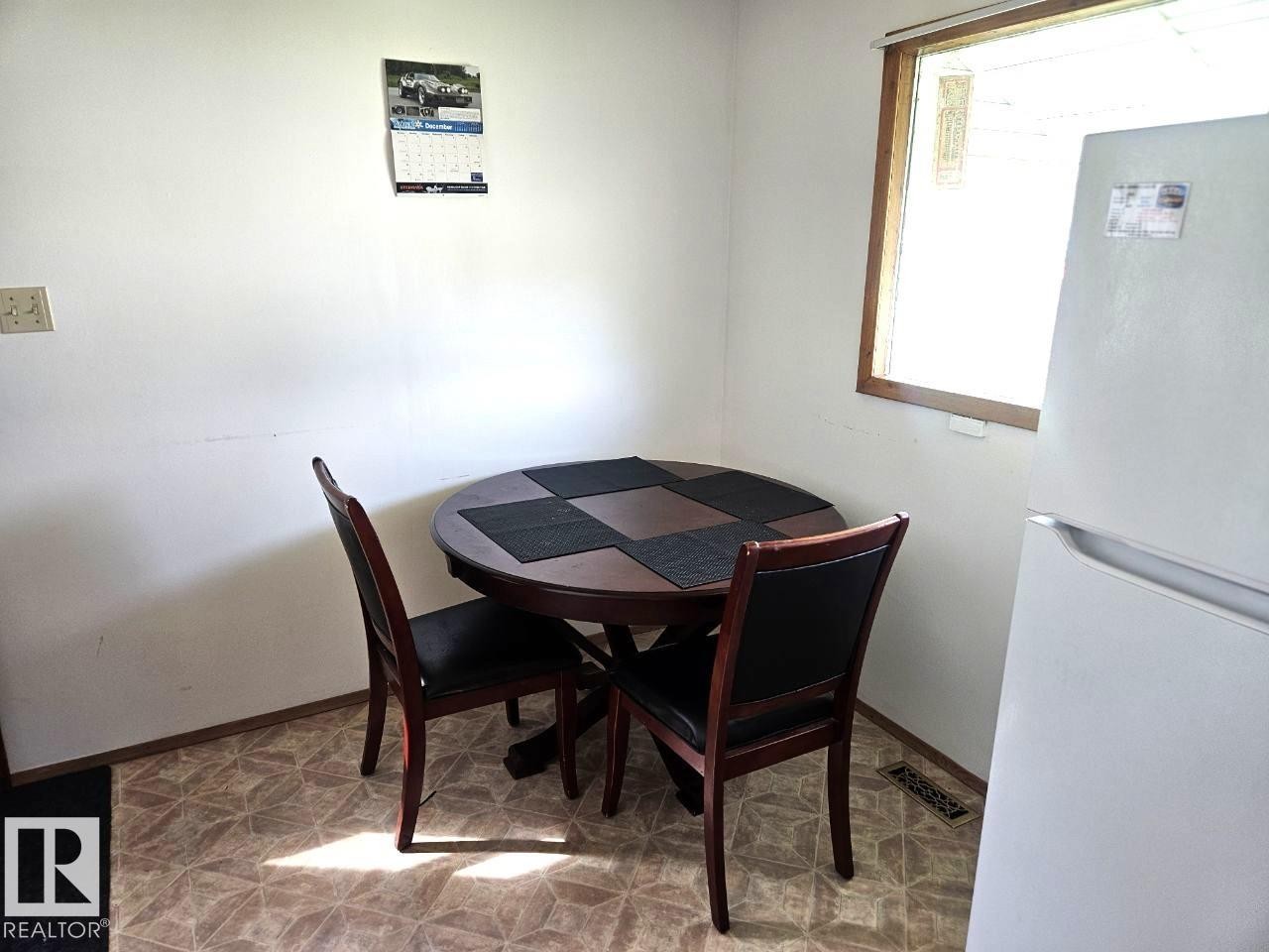 5024 50 Street, Andrew, AB - Indoor Photo Showing Dining Room