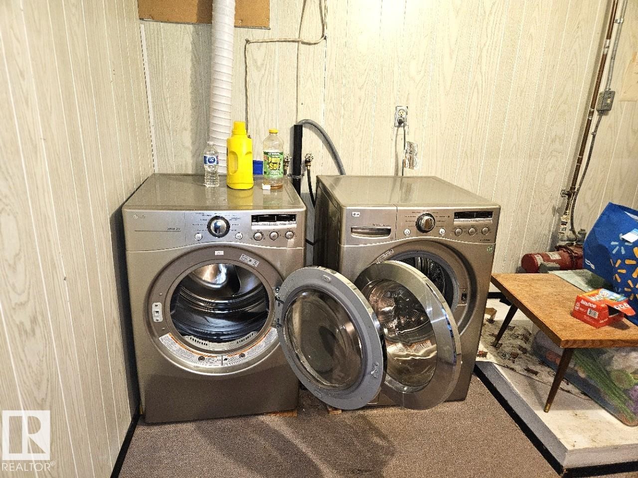 5024 50 Street, Andrew, AB - Indoor Photo Showing Laundry Room