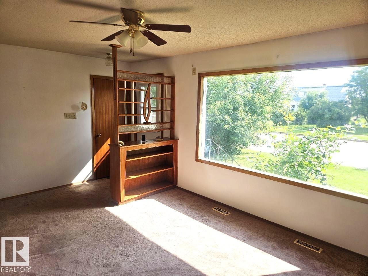 5024 50 Street, Andrew, AB - Indoor Photo Showing Other Room