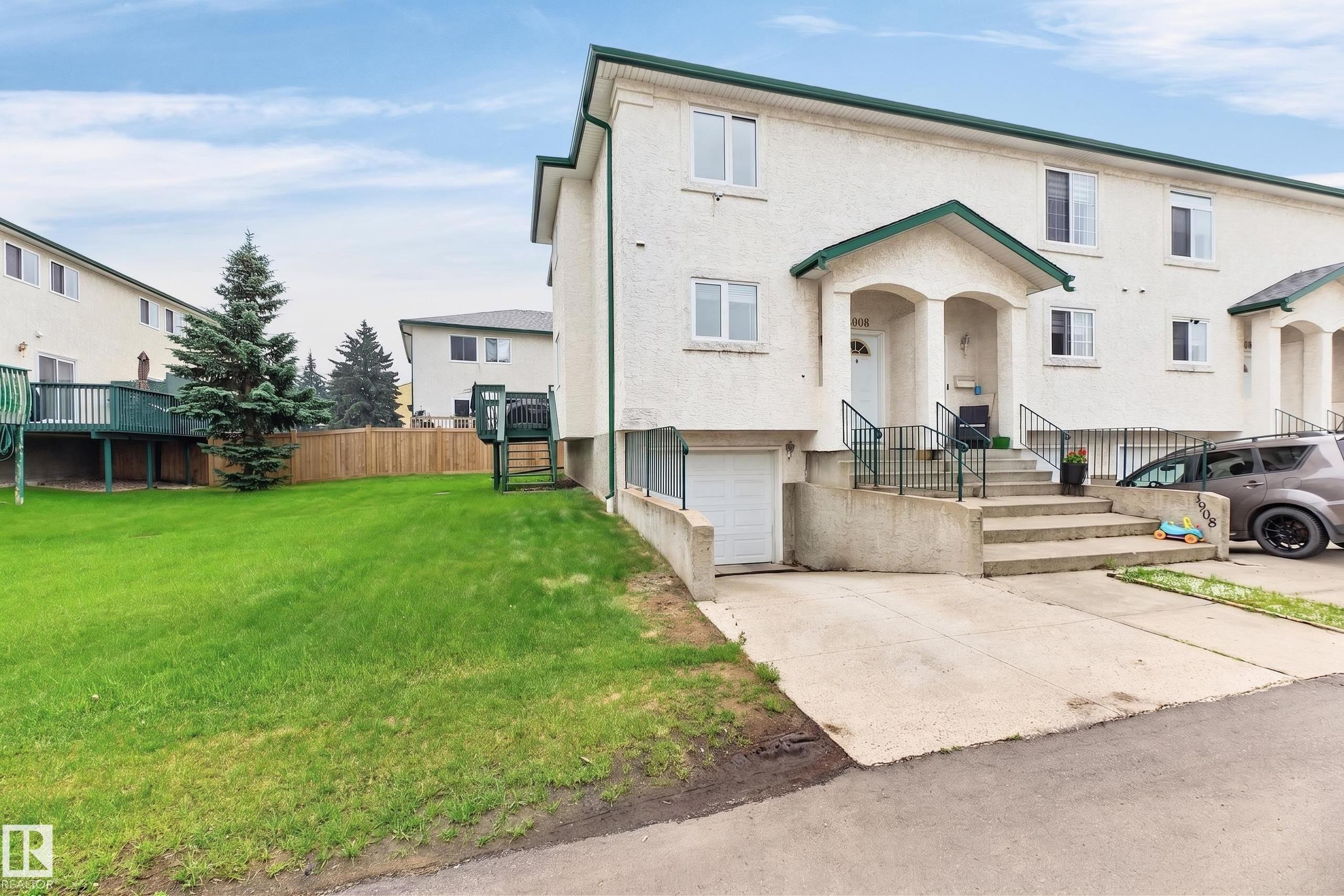 1906 65 Street Nw, Edmonton, AB - Outdoor