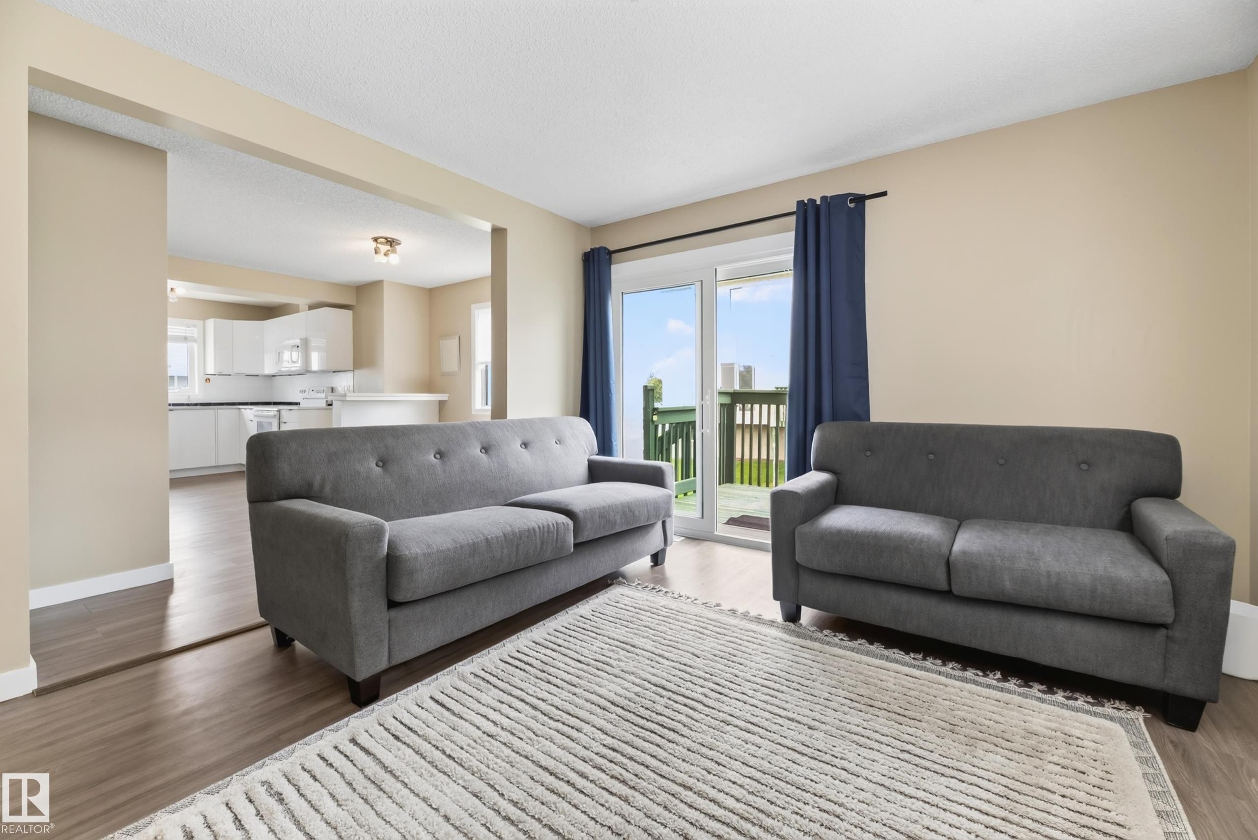 1906 65 Street Nw, Edmonton, AB - Indoor Photo Showing Living Room