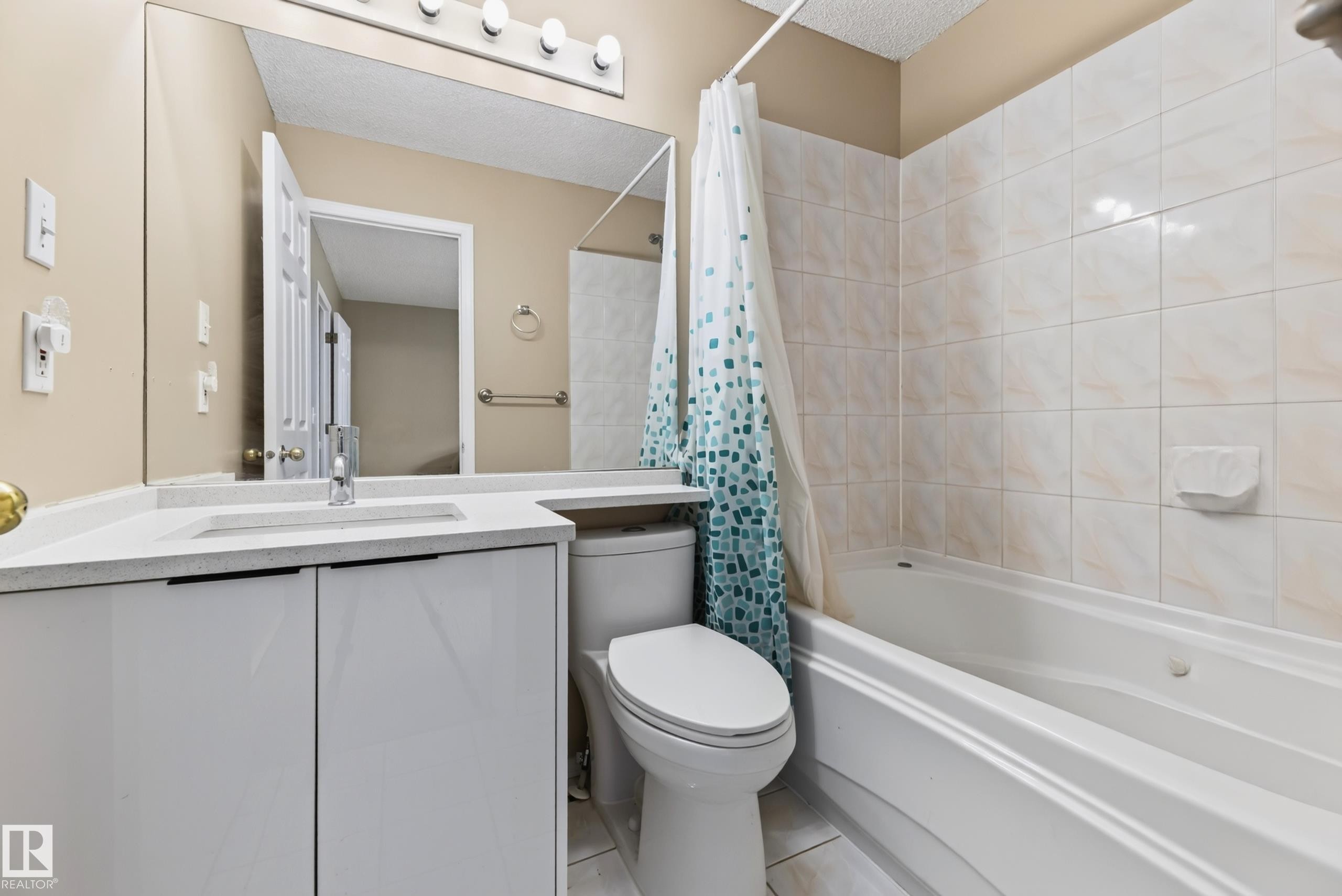 1906 65 Street Nw, Edmonton, AB - Indoor Photo Showing Bathroom