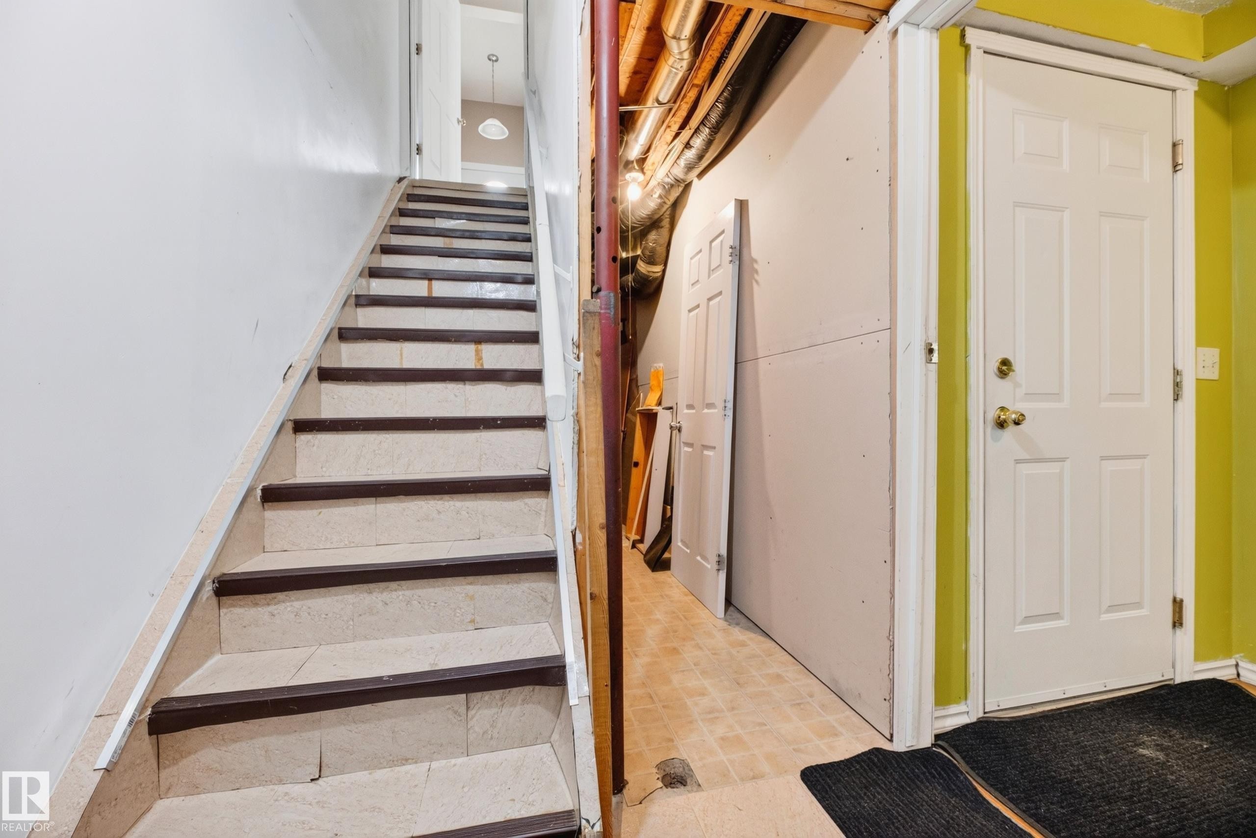 1906 65 Street Nw, Edmonton, AB - Indoor Photo Showing Other Room