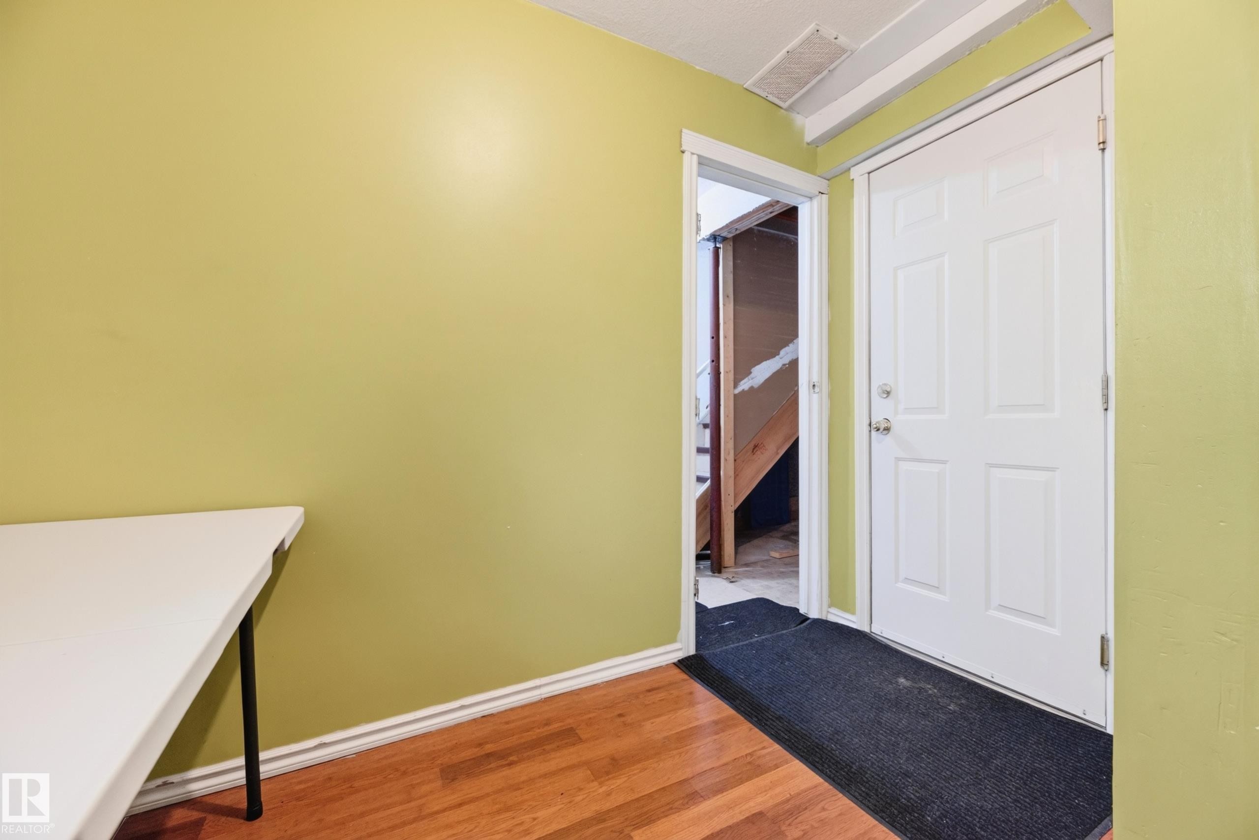 1906 65 Street Nw, Edmonton, AB - Indoor Photo Showing Other Room