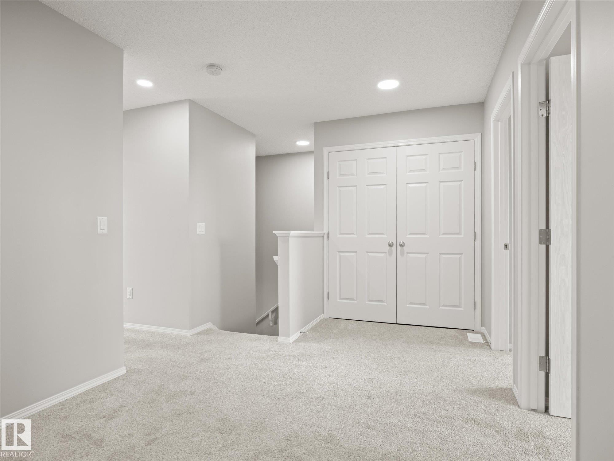 103 South Creek Wynd, Stony Plain, AB - Indoor Photo Showing Other Room