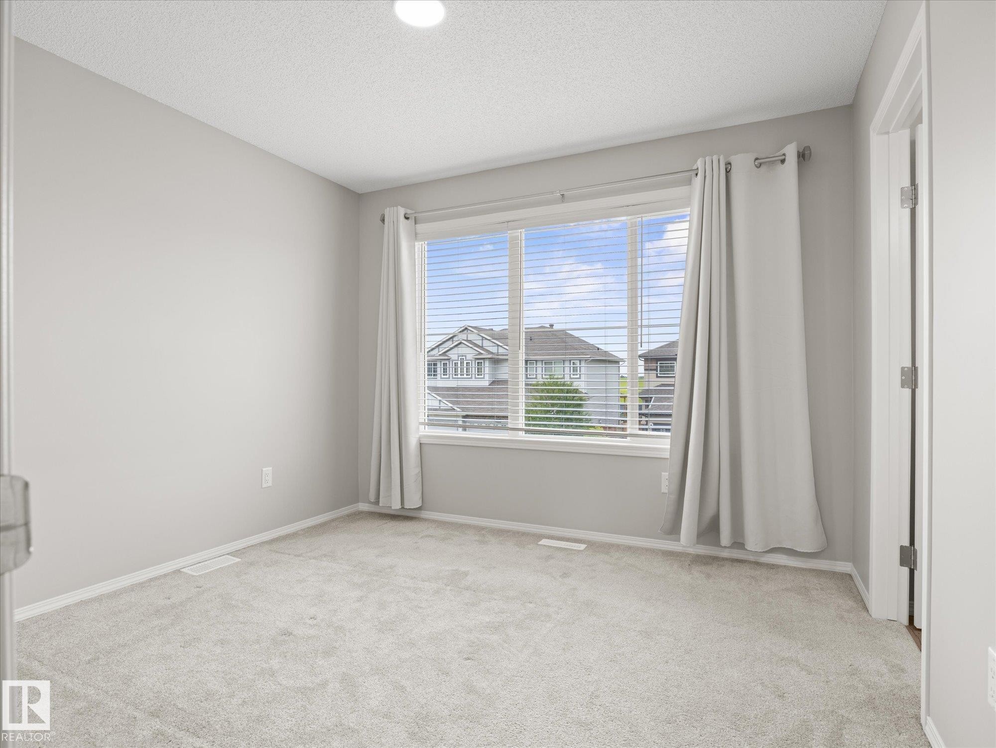 103 South Creek Wynd, Stony Plain, AB - Indoor Photo Showing Other Room