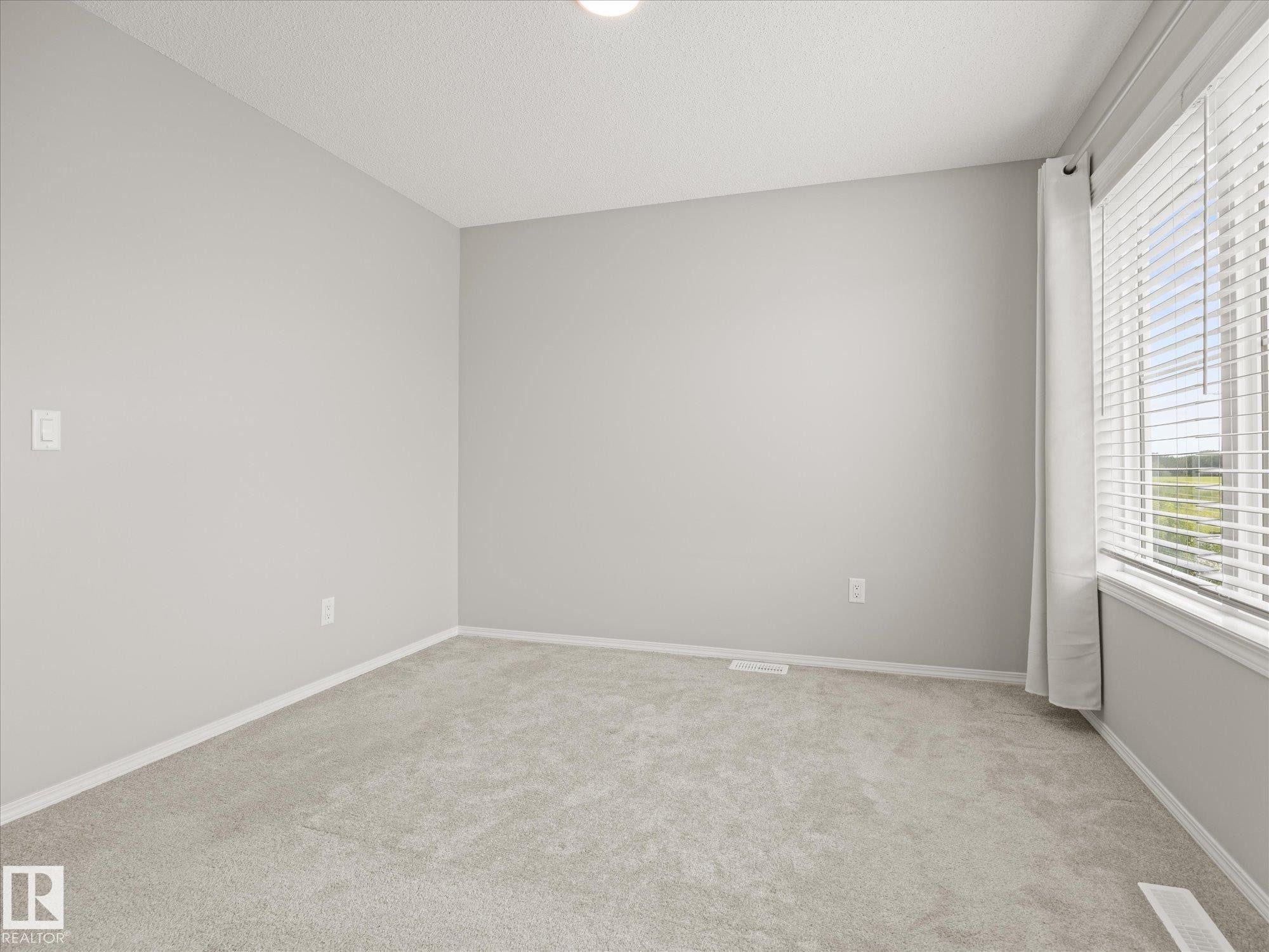 103 South Creek Wynd, Stony Plain, AB - Indoor Photo Showing Other Room