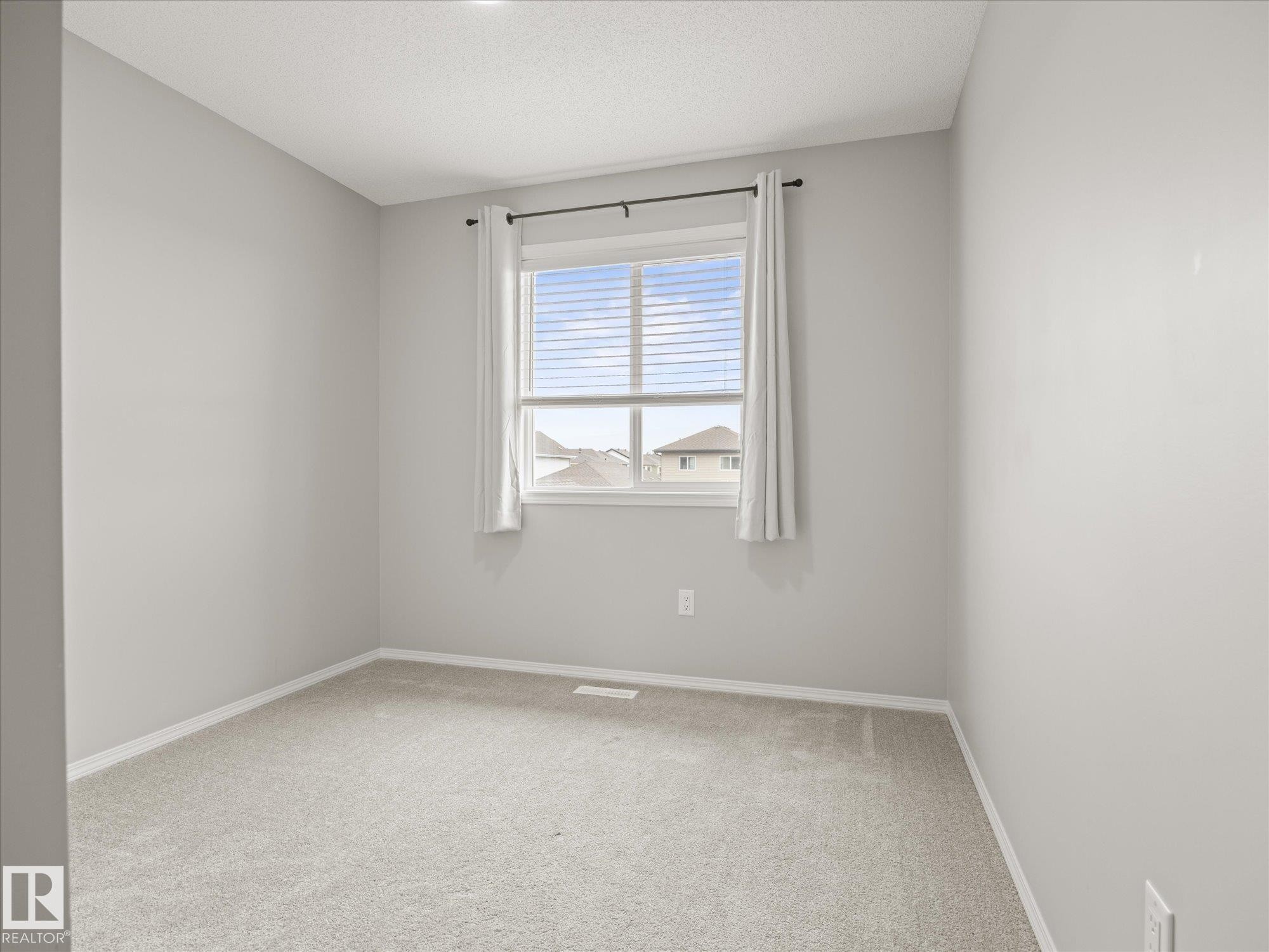 103 South Creek Wynd, Stony Plain, AB - Indoor Photo Showing Other Room