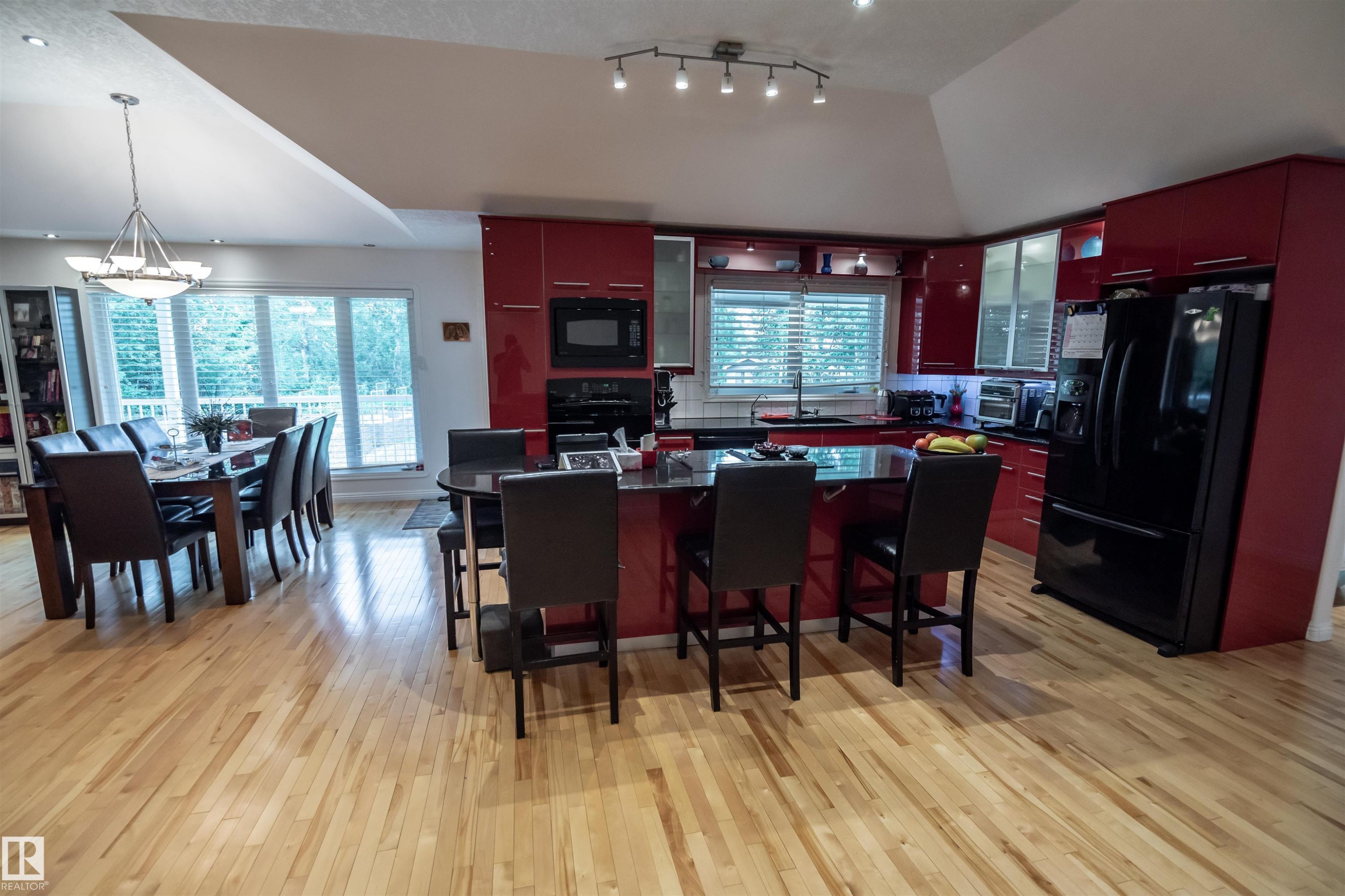 5631 49 Street, Rural Lac Ste. Anne County, AB - Indoor Photo Showing Dining Room