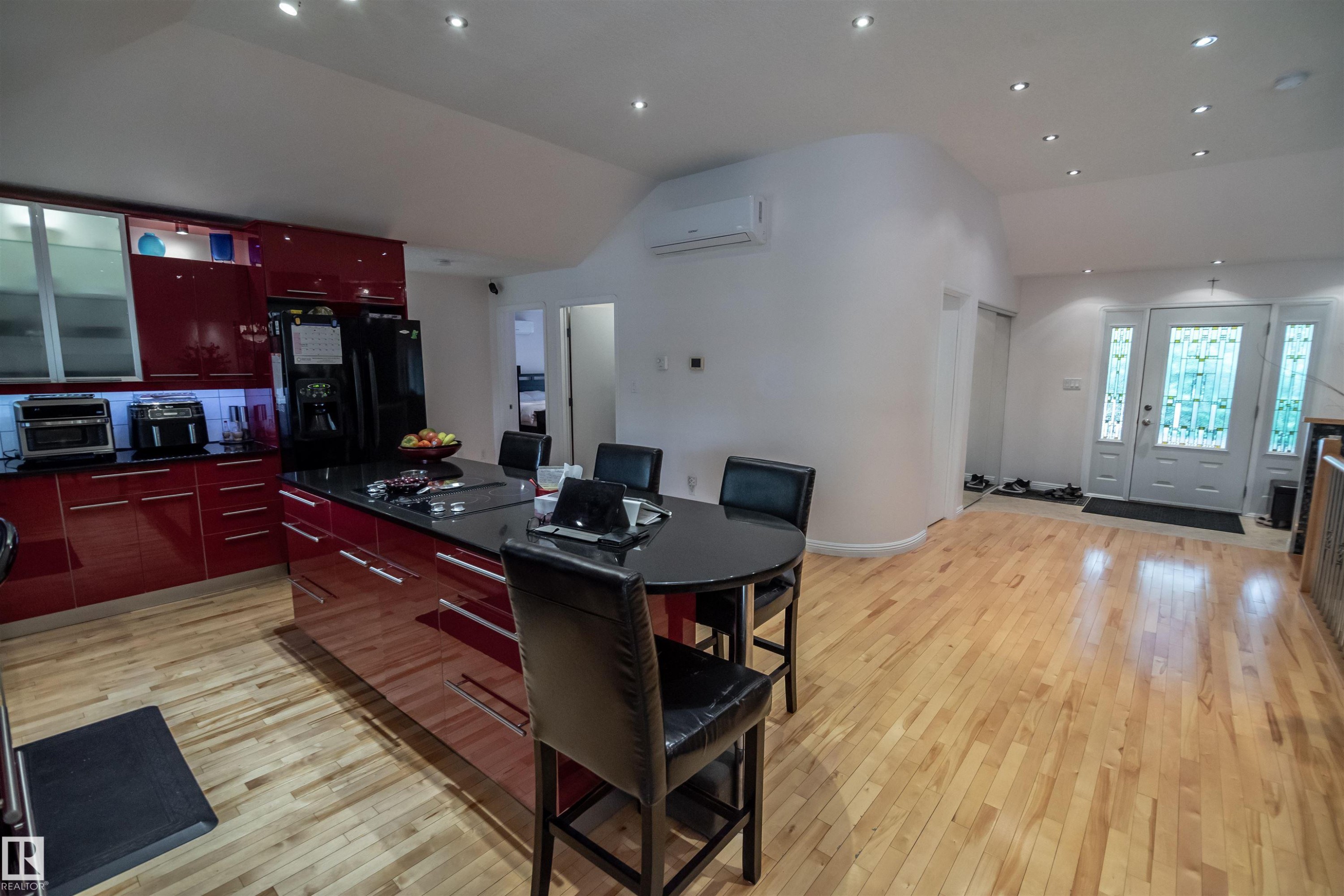 5631 49 Street, Rural Lac Ste. Anne County, AB - Indoor