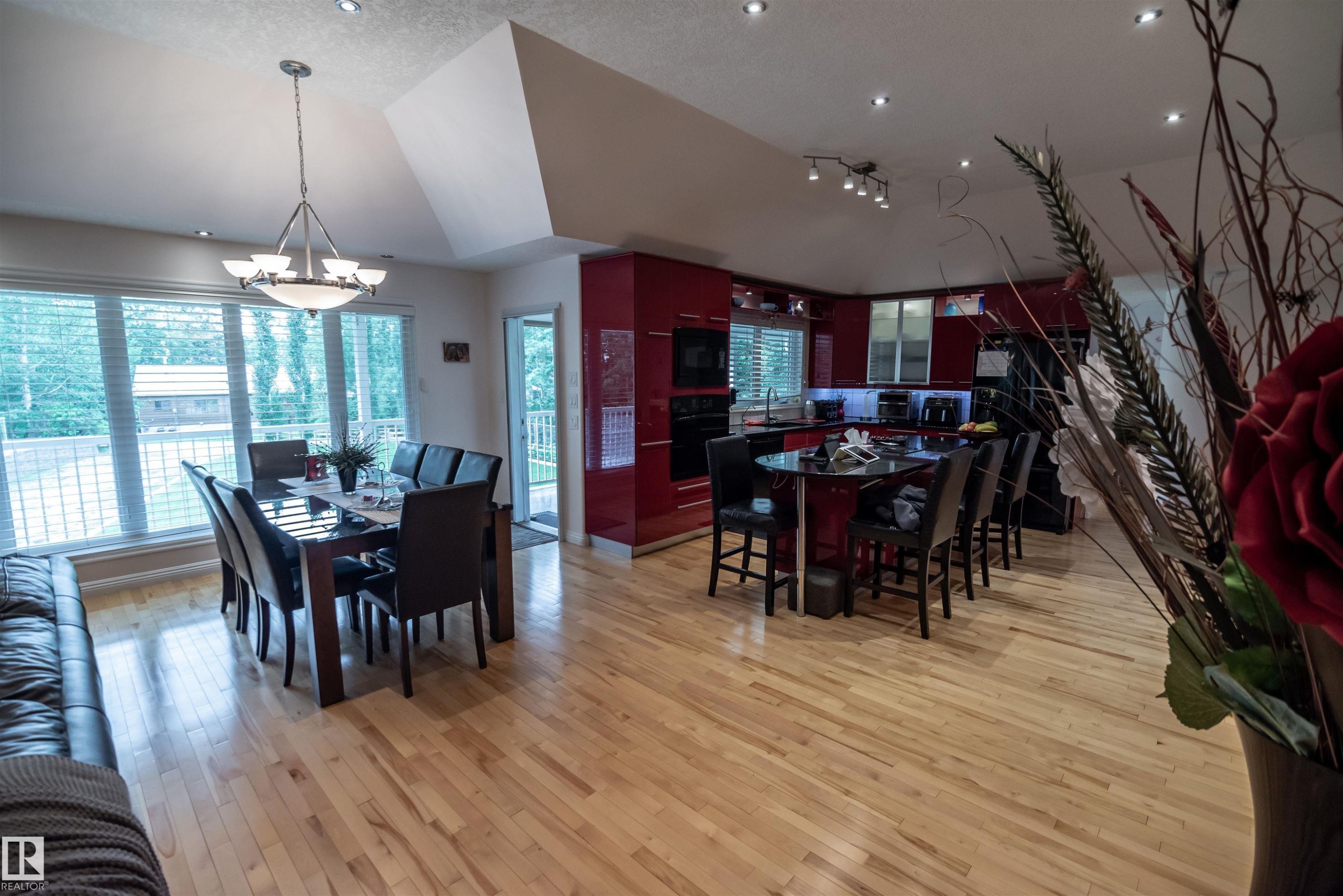 5631 49 Street, Rural Lac Ste. Anne County, AB - Indoor Photo Showing Dining Room