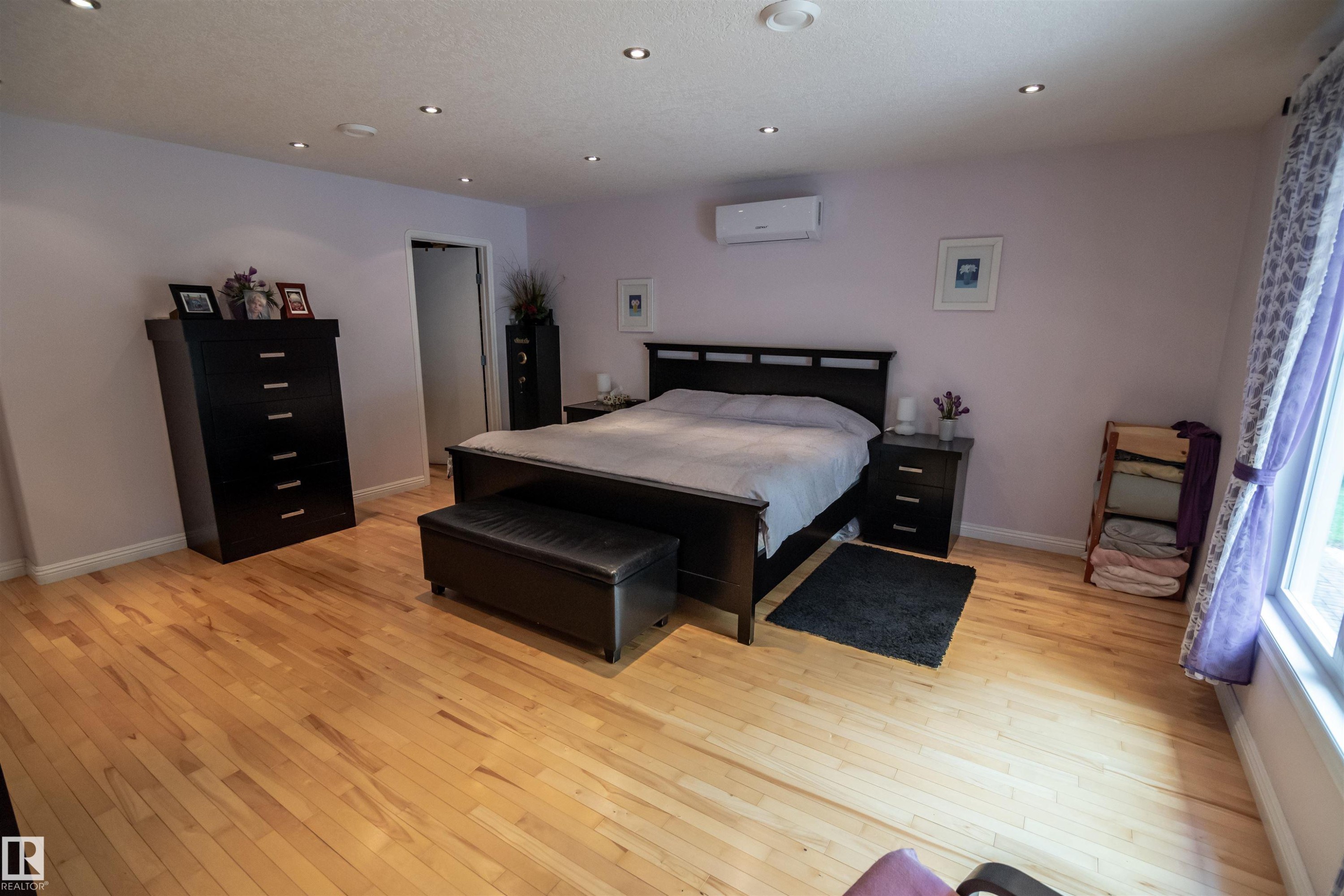 5631 49 Street, Rural Lac Ste. Anne County, AB - Indoor Photo Showing Bedroom