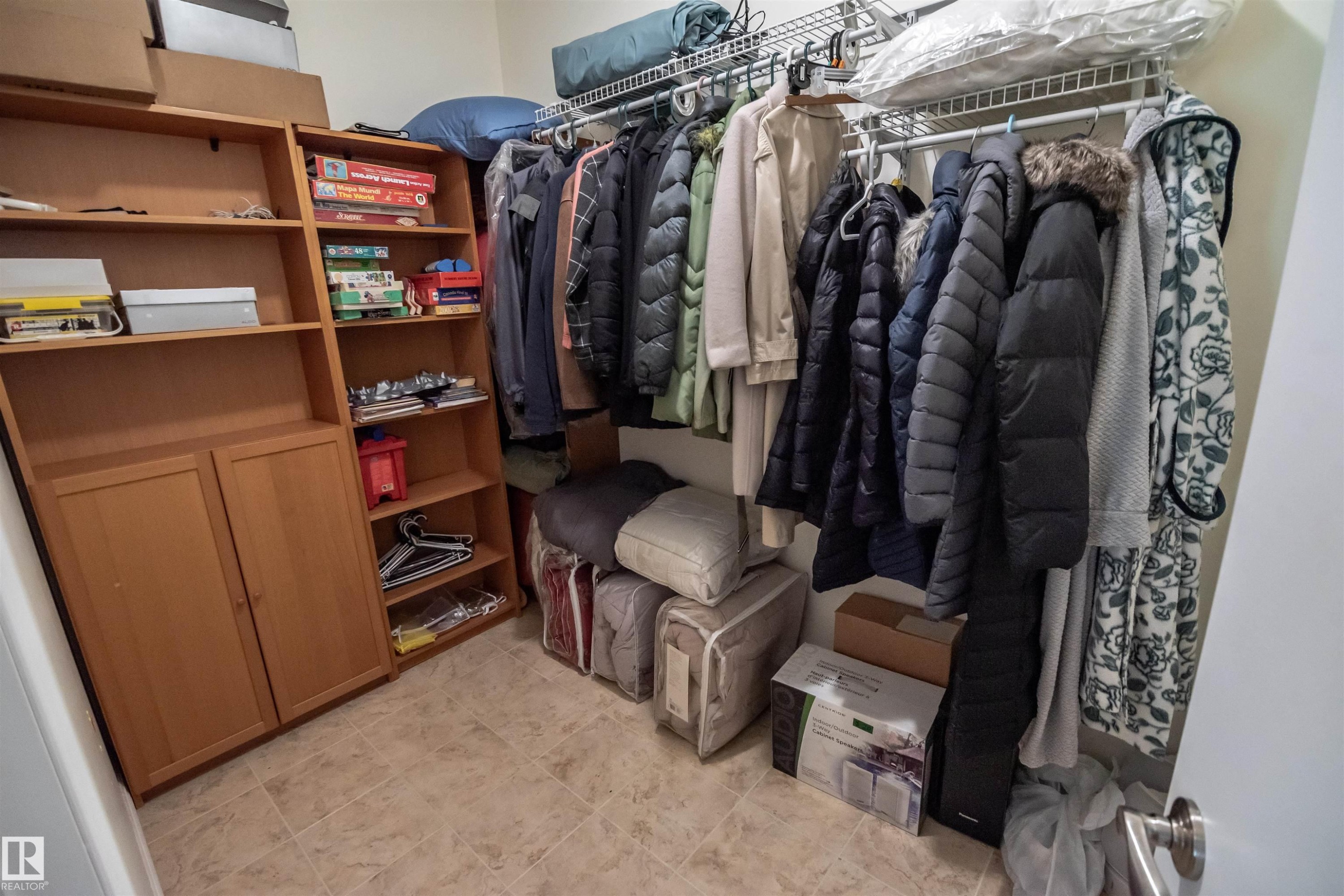5631 49 Street, Rural Lac Ste. Anne County, AB - Indoor With Storage