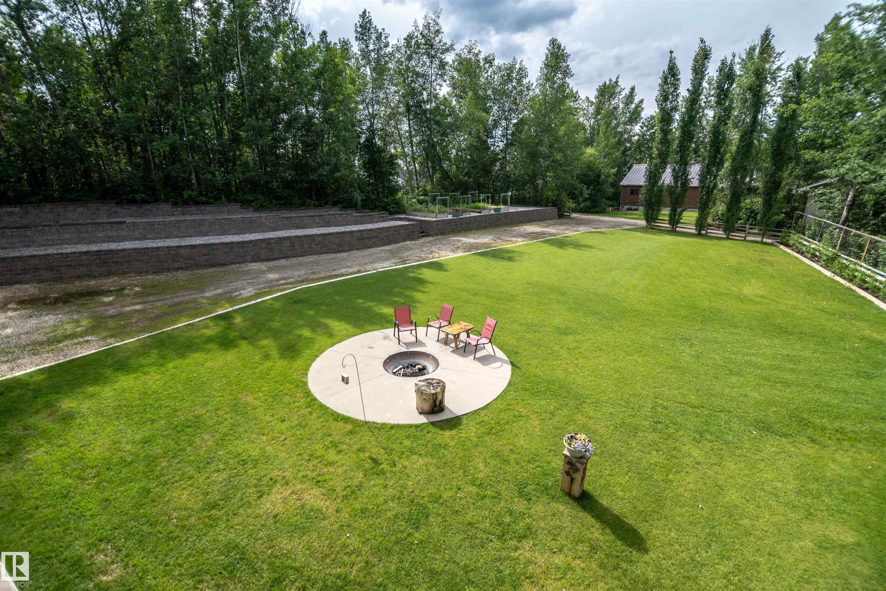 5631 49 Street, Rural Lac Ste. Anne County, AB - Outdoor With Backyard