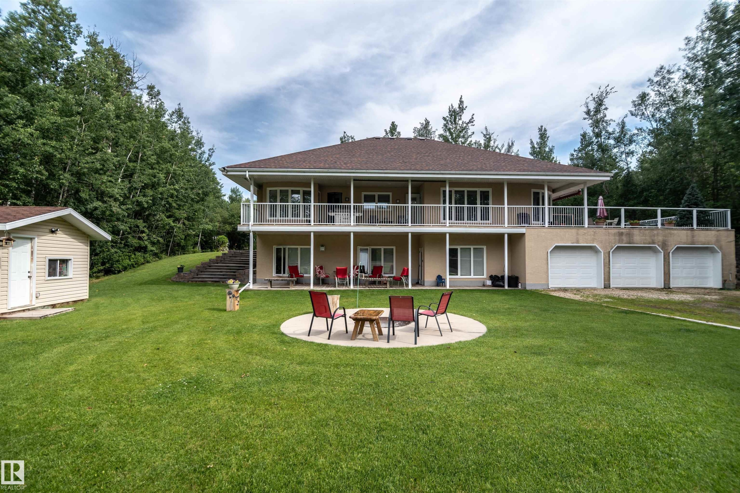 5631 49 Street, Rural Lac Ste. Anne County, AB - Outdoor
