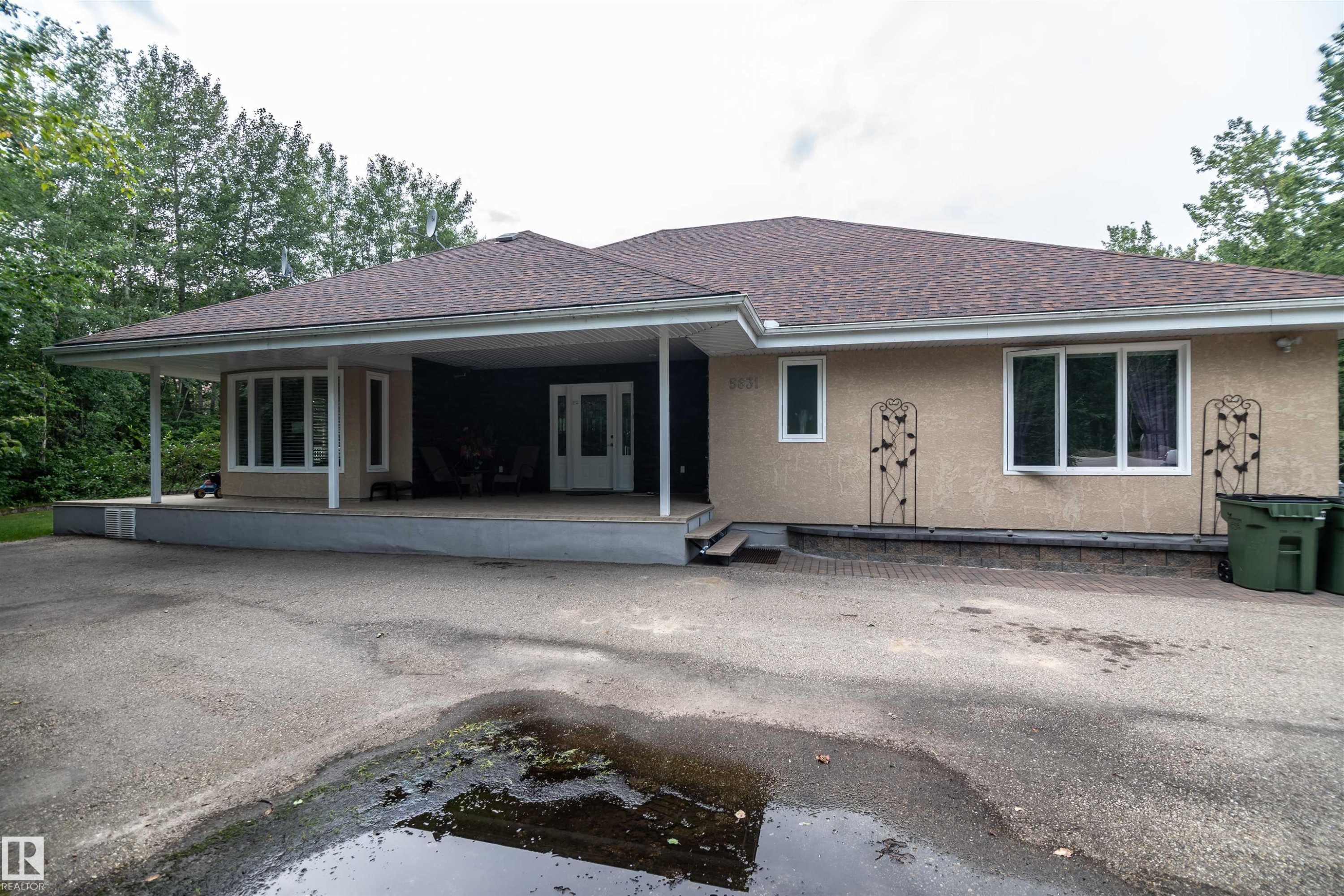 5631 49 Street, Rural Lac Ste. Anne County, AB - Outdoor
