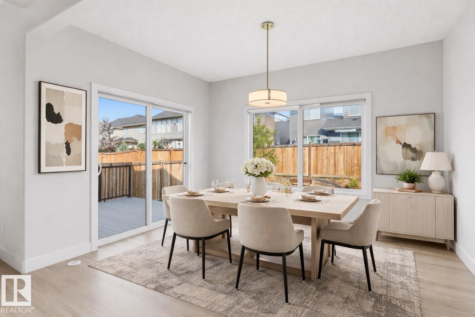 15632 16 Avenue Sw, Edmonton, AB - Indoor Photo Showing Dining Room