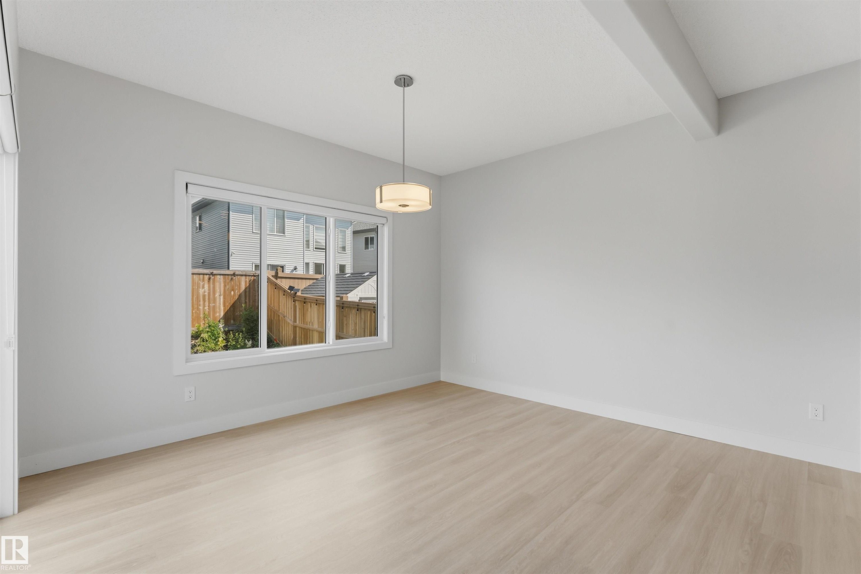 15632 16 Avenue Sw, Edmonton, AB - Indoor Photo Showing Other Room