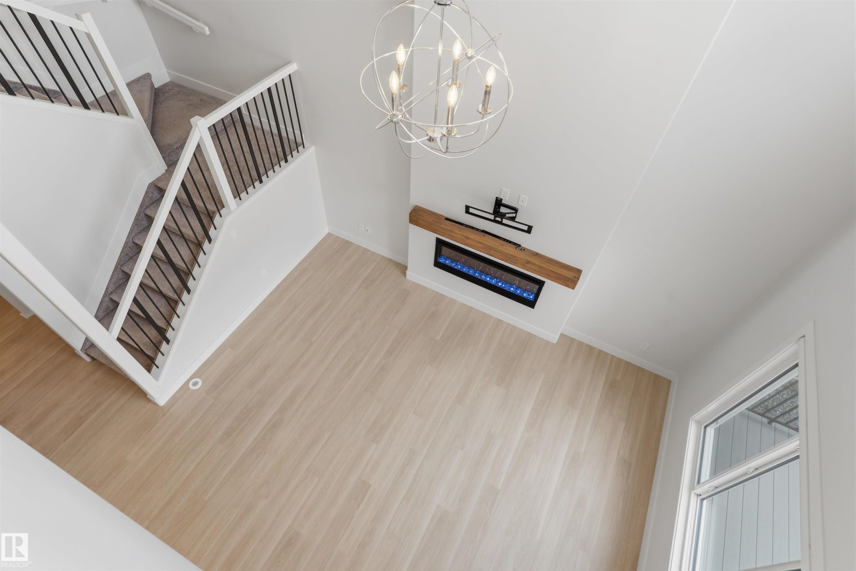 15632 16 Avenue Sw, Edmonton, AB - Indoor Photo Showing Other Room