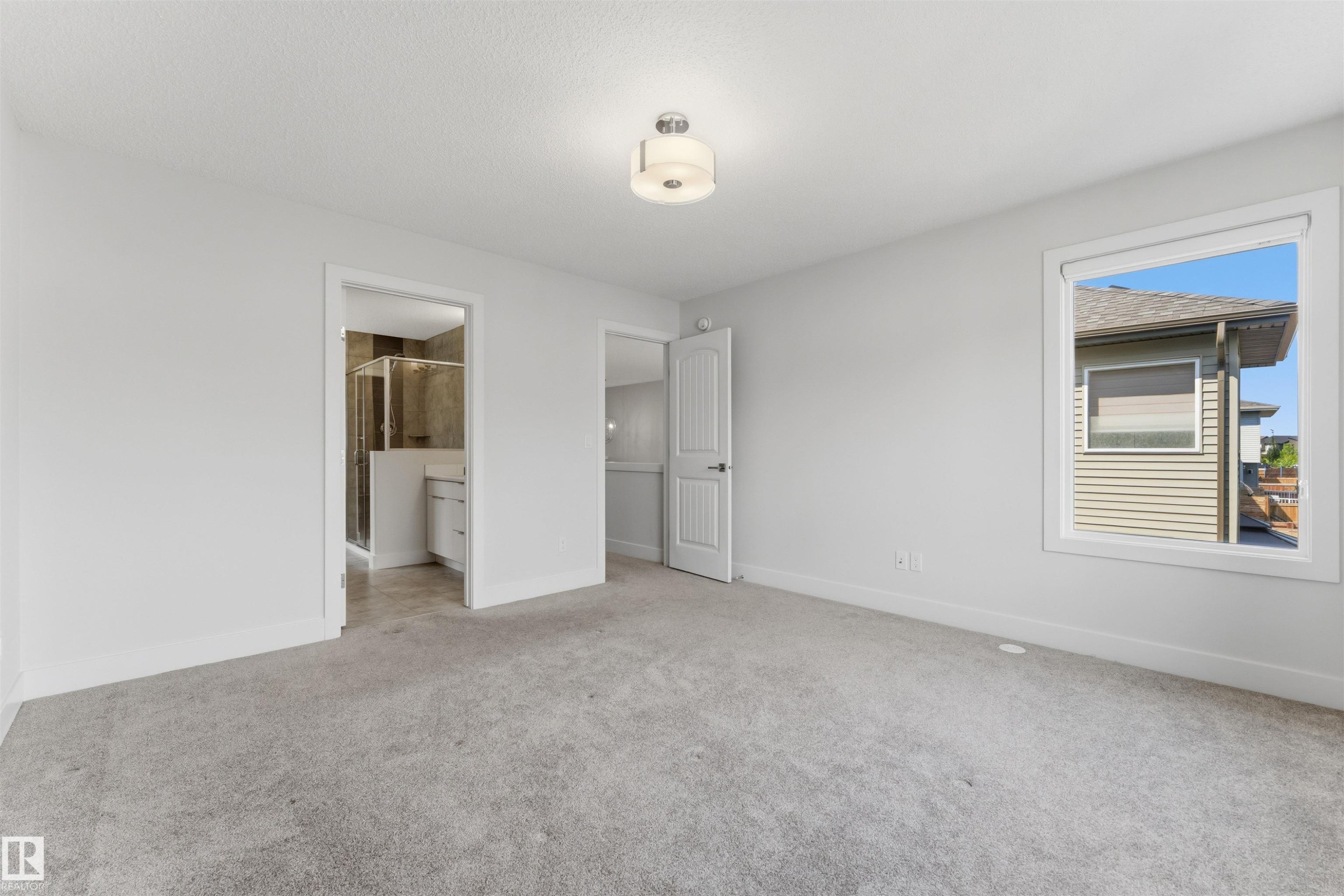 15632 16 Avenue Sw, Edmonton, AB - Indoor Photo Showing Other Room