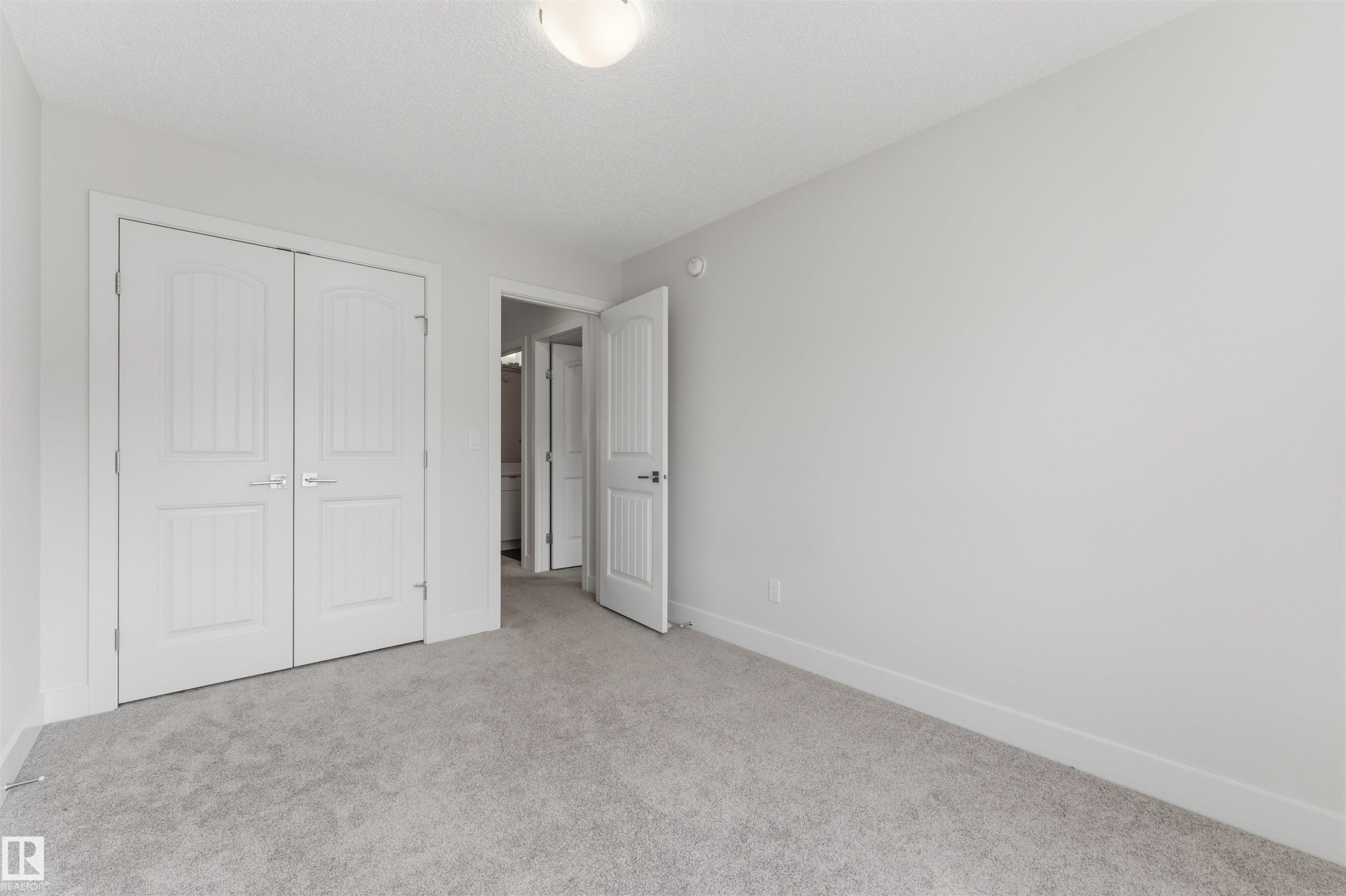 15632 16 Avenue Sw, Edmonton, AB - Indoor Photo Showing Other Room