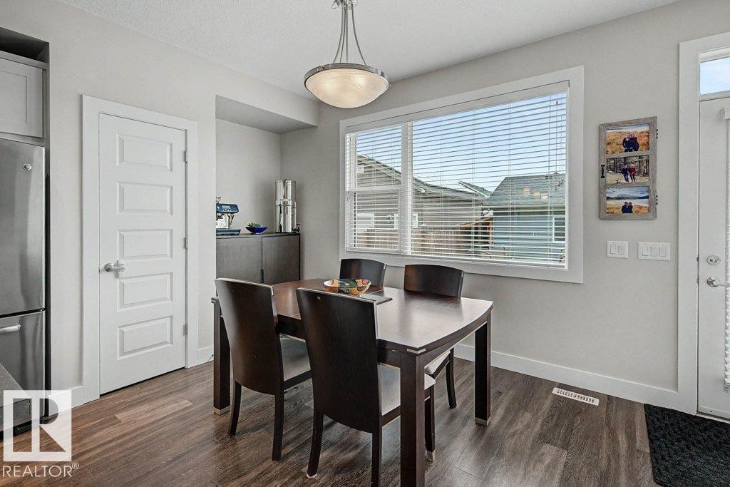 1303 162 Street Sw, Edmonton, AB - Indoor Photo Showing Dining Room