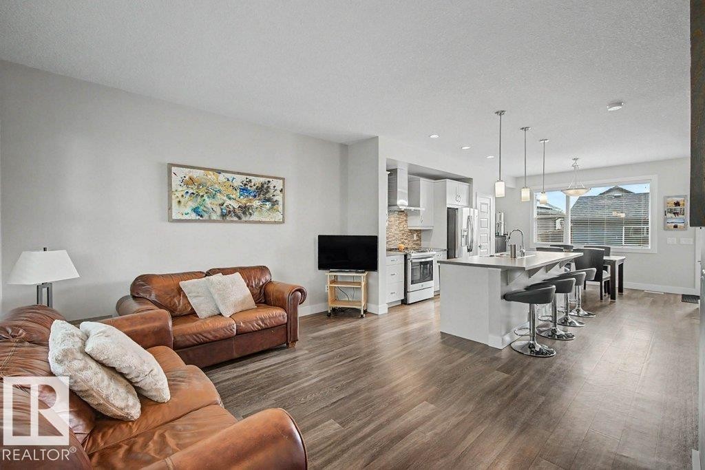 1303 162 Street Sw, Edmonton, AB - Indoor Photo Showing Other Room