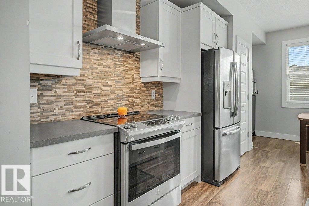 1303 162 Street Sw, Edmonton, AB - Indoor Photo Showing Kitchen With Upgraded Kitchen