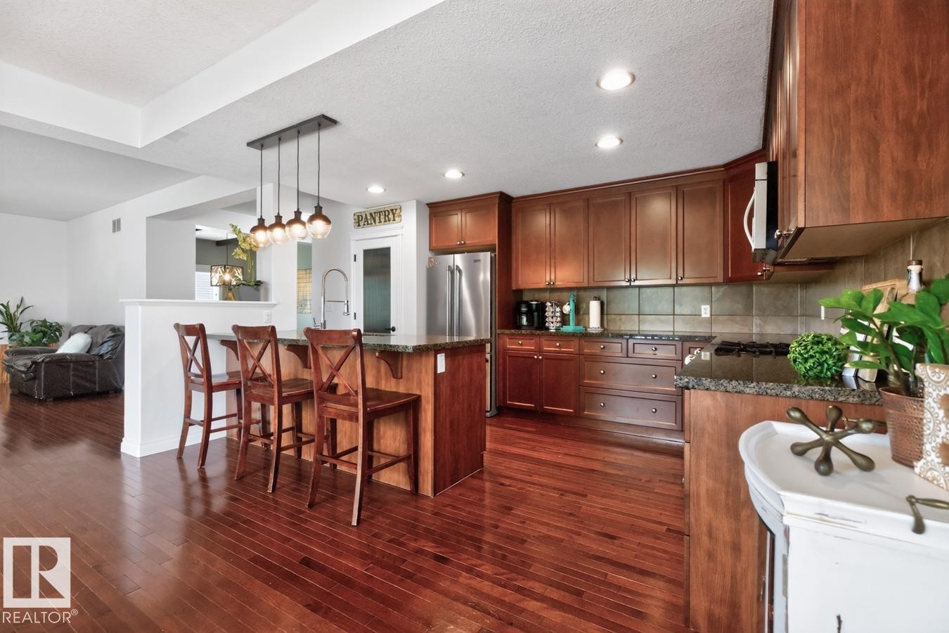 817 Southfork Green, Leduc, AB