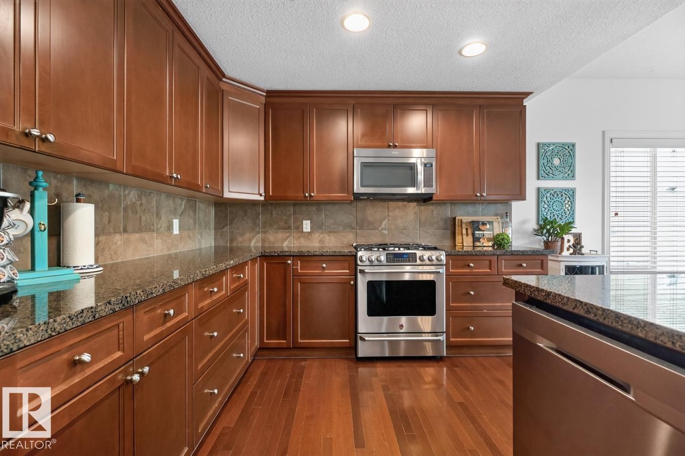 817 Southfork Green, Leduc, AB