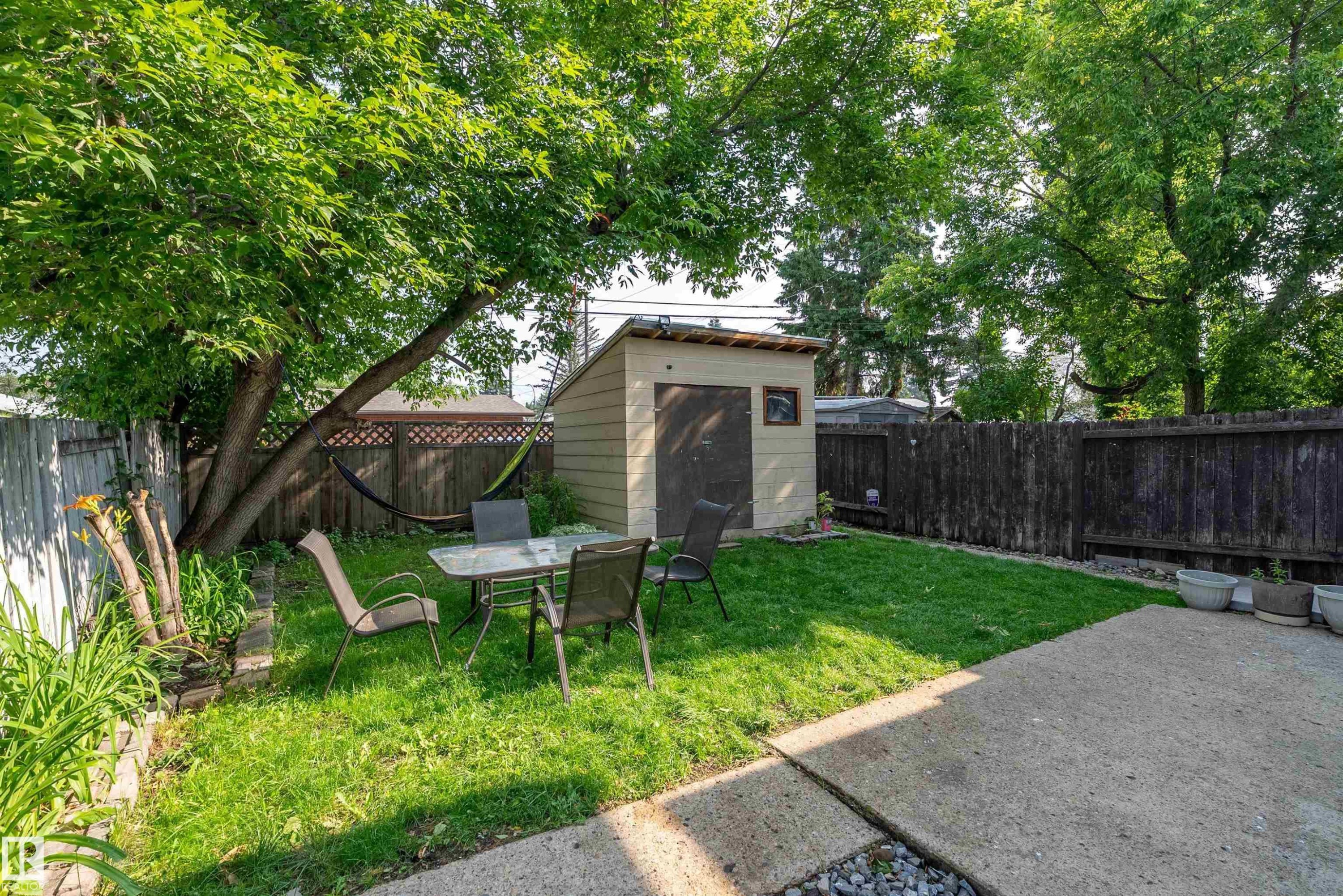 11236 40 Avenue Nw, Edmonton, AB - Outdoor