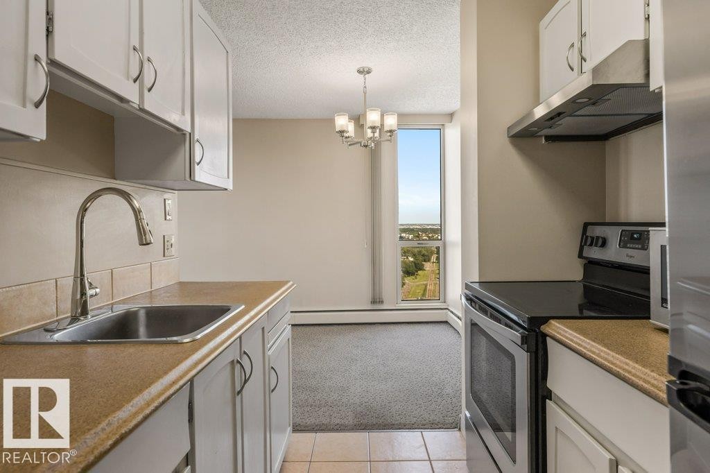 #1803 10883 Saskatchewan Dr Nw, Edmonton, AB - Indoor Photo Showing Kitchen