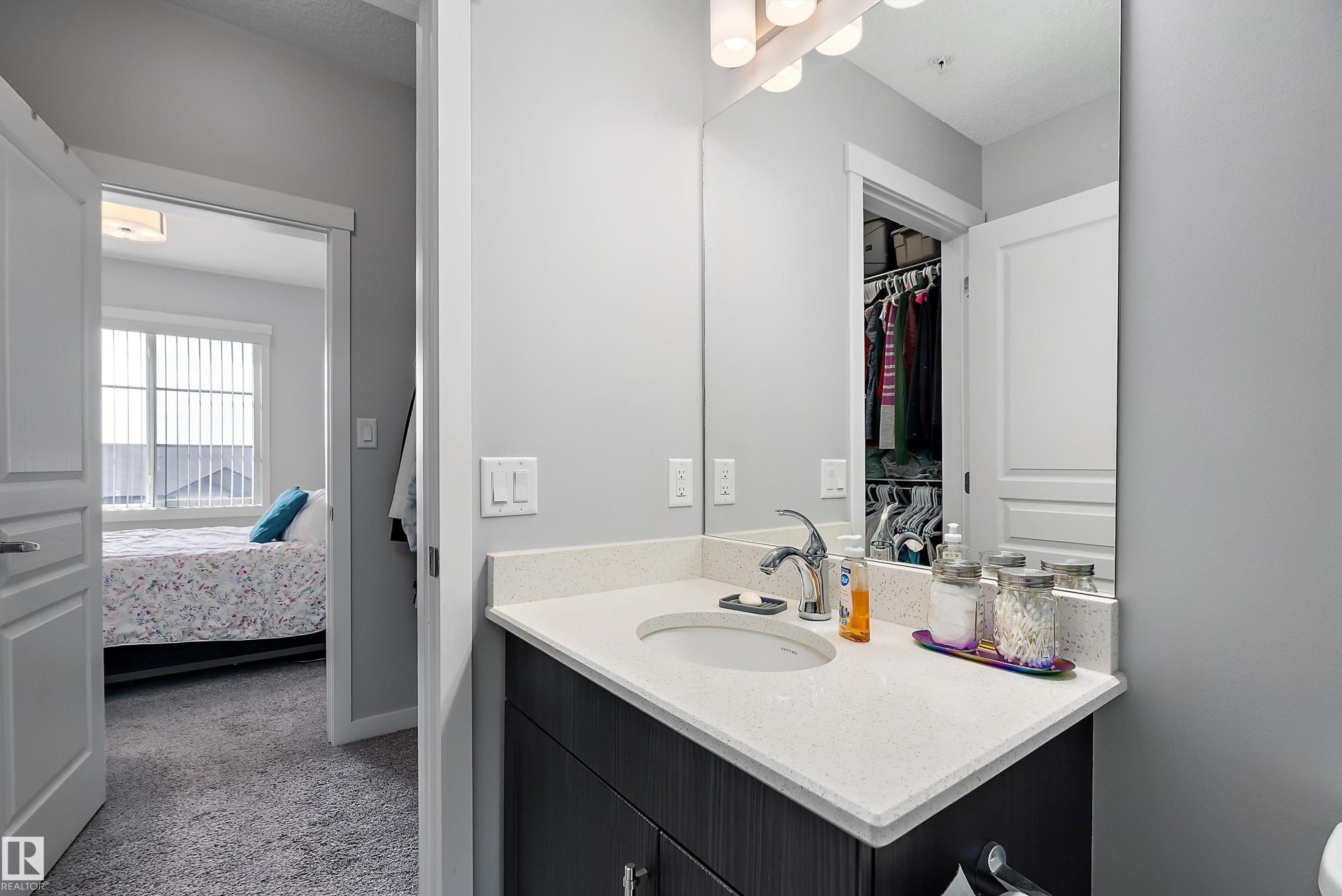 #407 812 Welsh Dr Sw, Edmonton, AB - Indoor Photo Showing Bathroom
