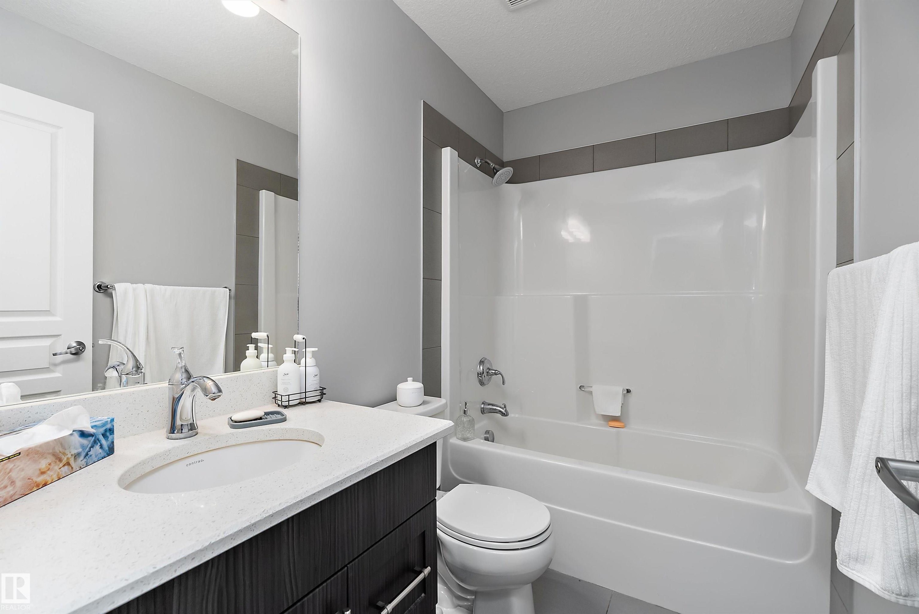 #407 812 Welsh Dr Sw, Edmonton, AB - Indoor Photo Showing Bathroom