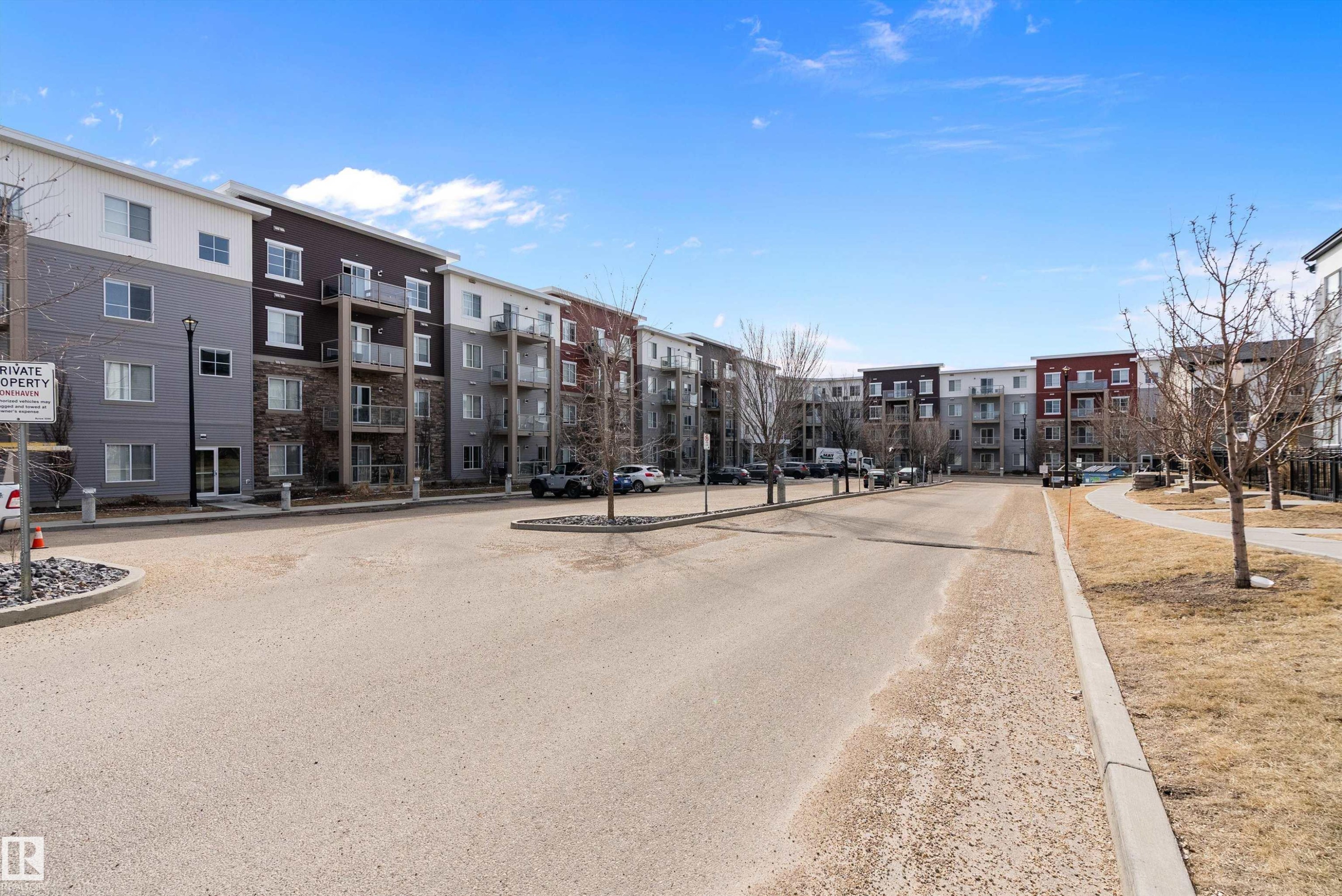 #407 812 Welsh Dr Sw, Edmonton, AB - Outdoor