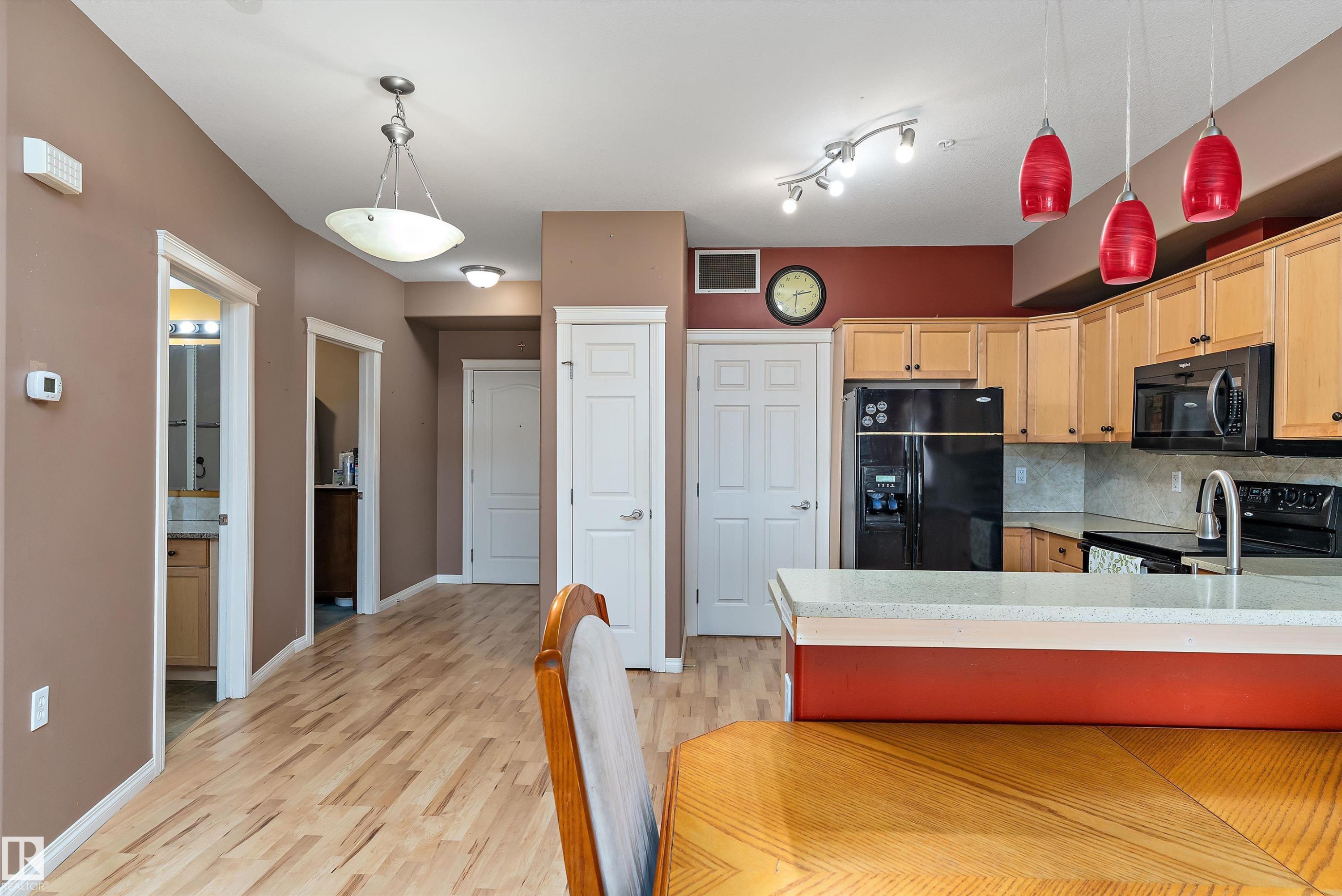 #315 612 111 St Sw, Edmonton, AB - Indoor Photo Showing Kitchen