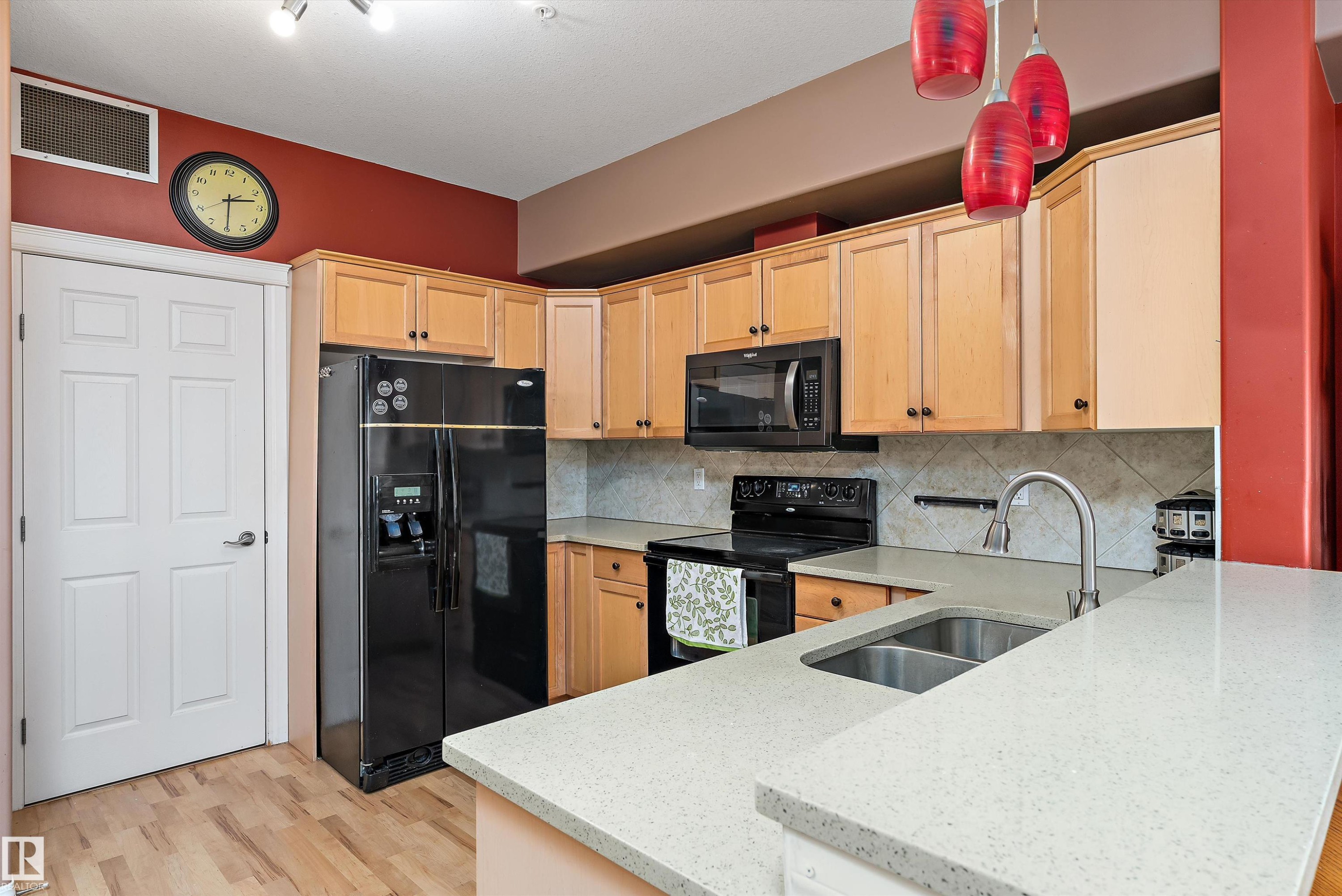 #315 612 111 St Sw, Edmonton, AB - Indoor Photo Showing Kitchen With Double Sink
