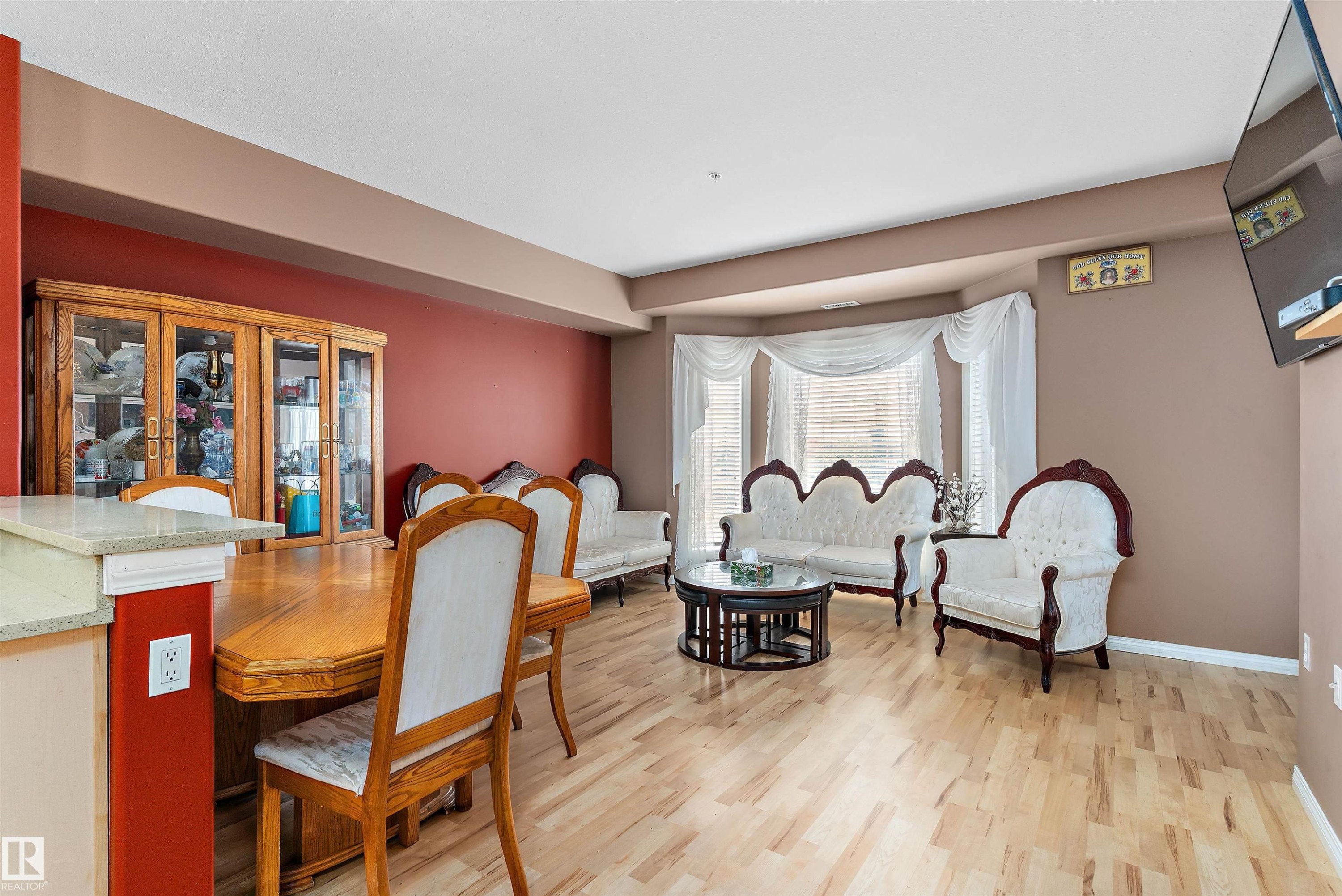 #315 612 111 St Sw, Edmonton, AB - Indoor Photo Showing Dining Room