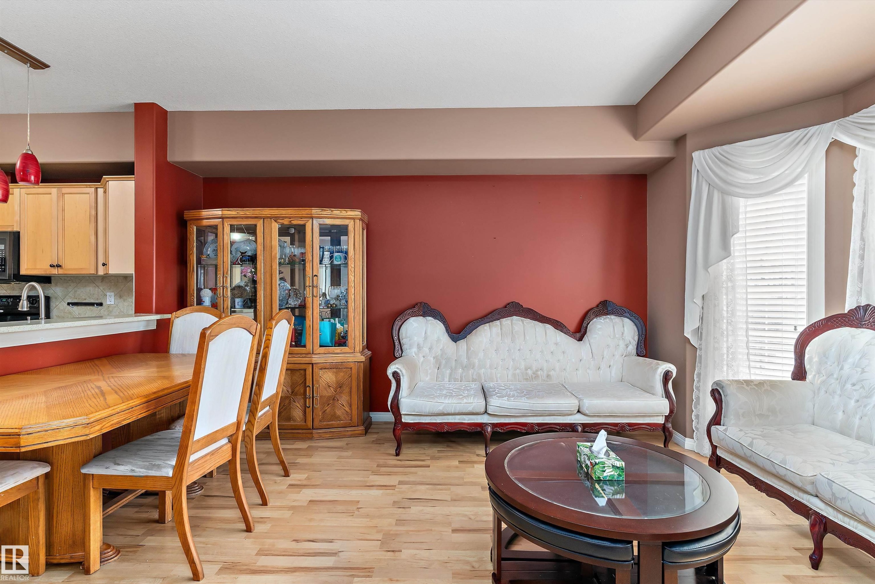 #315 612 111 St Sw, Edmonton, AB - Indoor Photo Showing Dining Room