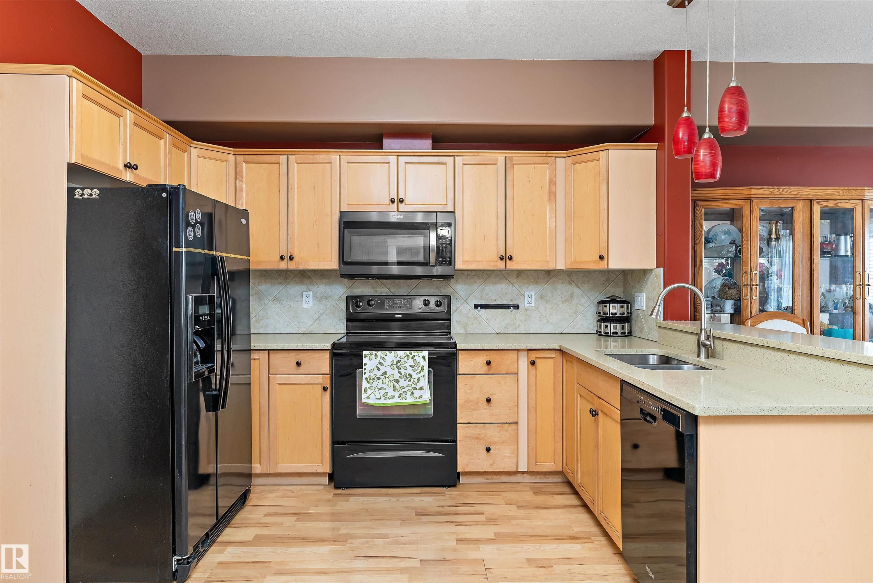 #315 612 111 St Sw, Edmonton, AB - Indoor Photo Showing Kitchen With Double Sink