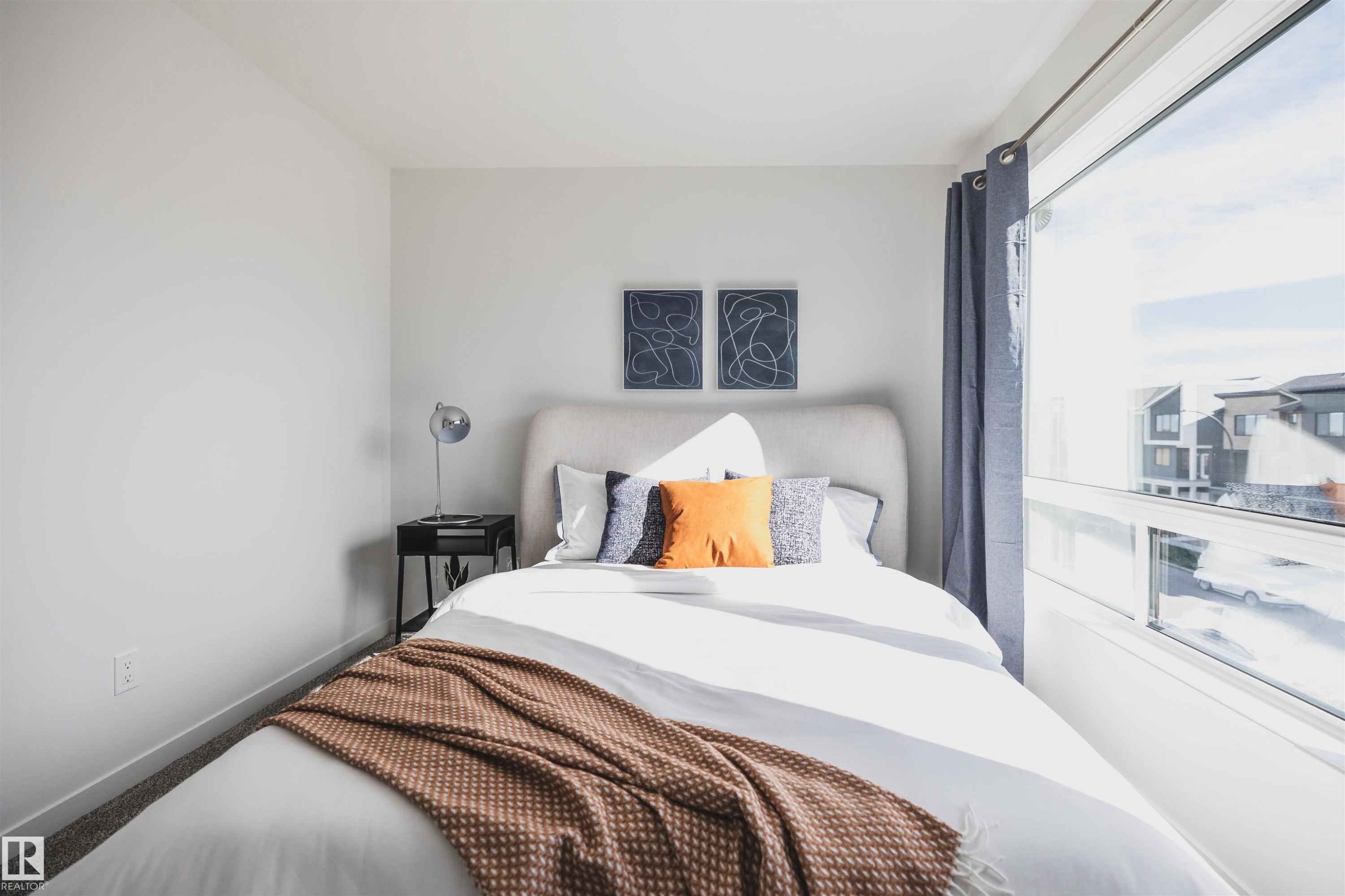 2028 212 Street Nw, Edmonton, AB - Indoor Photo Showing Bedroom