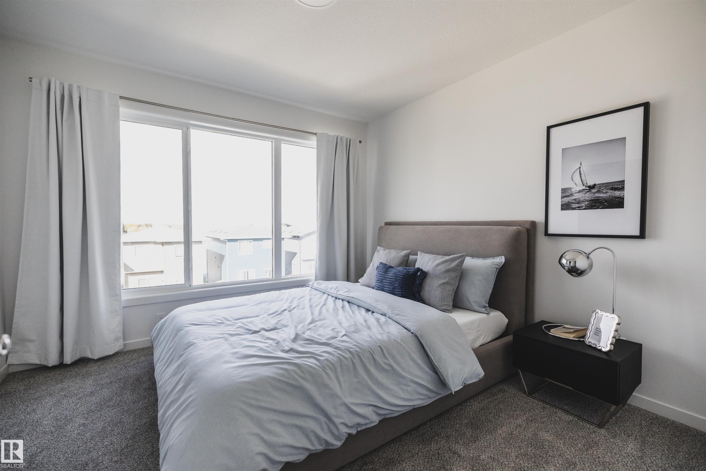 2028 212 Street Nw, Edmonton, AB - Indoor Photo Showing Bedroom