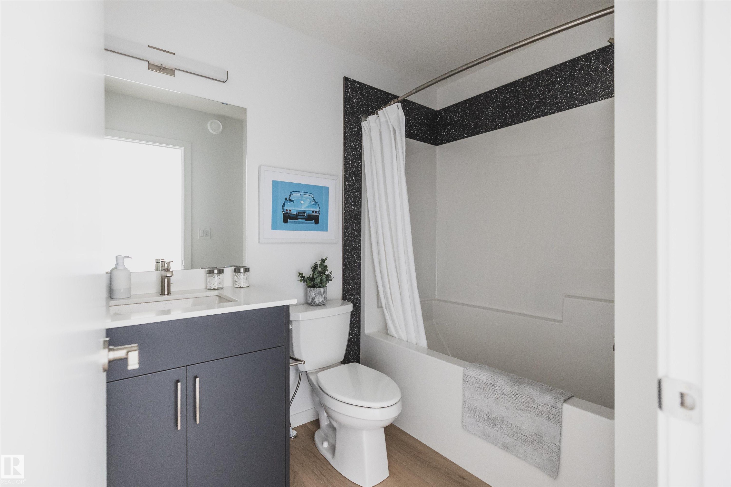 2028 212 Street Nw, Edmonton, AB - Indoor Photo Showing Bathroom