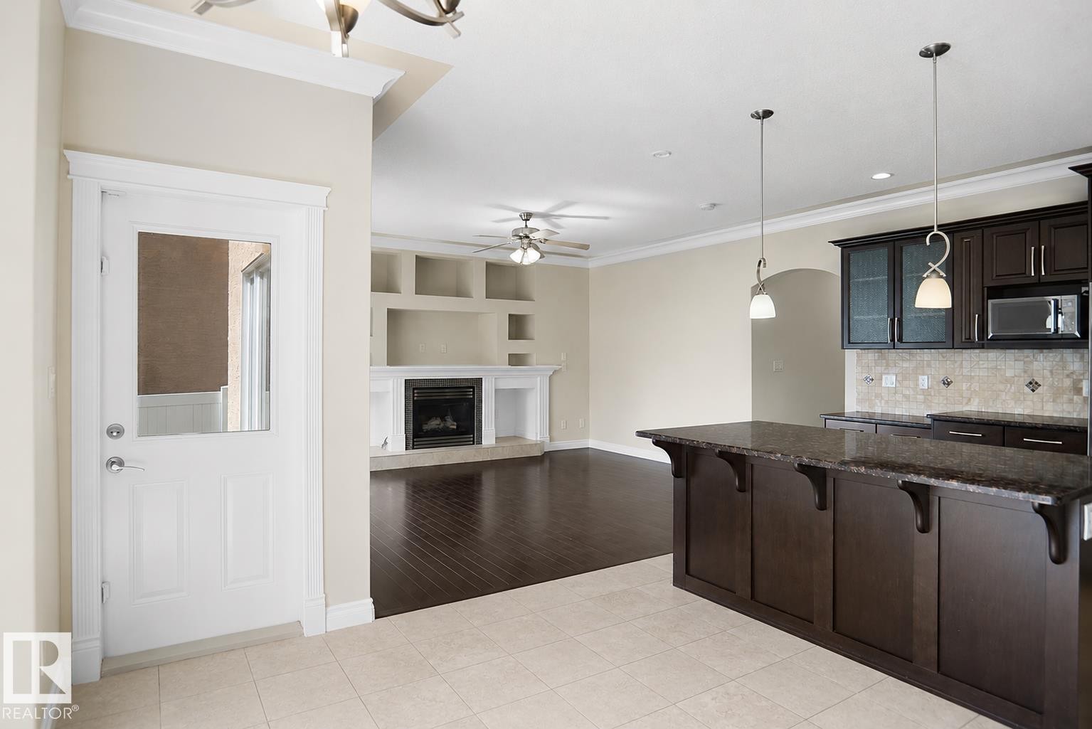 14037 161A Avenue Nw, Edmonton, AB - Indoor Photo Showing Kitchen